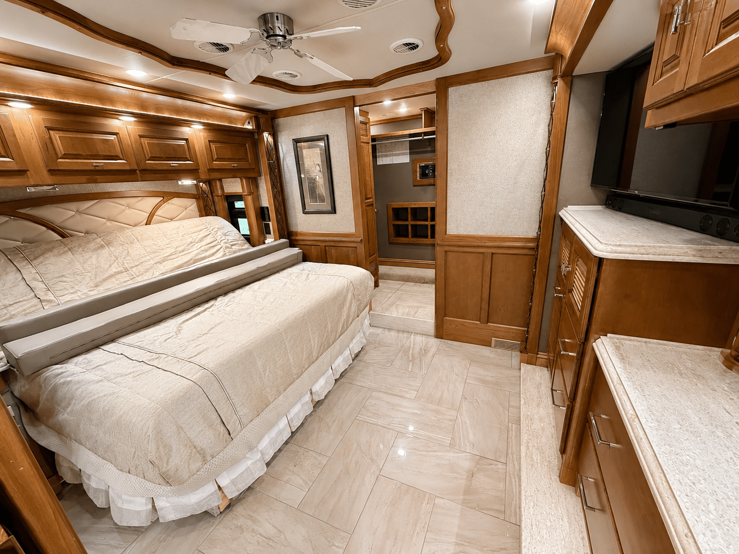 2018 Tiffin Motorhomes 2018 Tiffin Motorhomes Allegro Bus - thumbnail 30