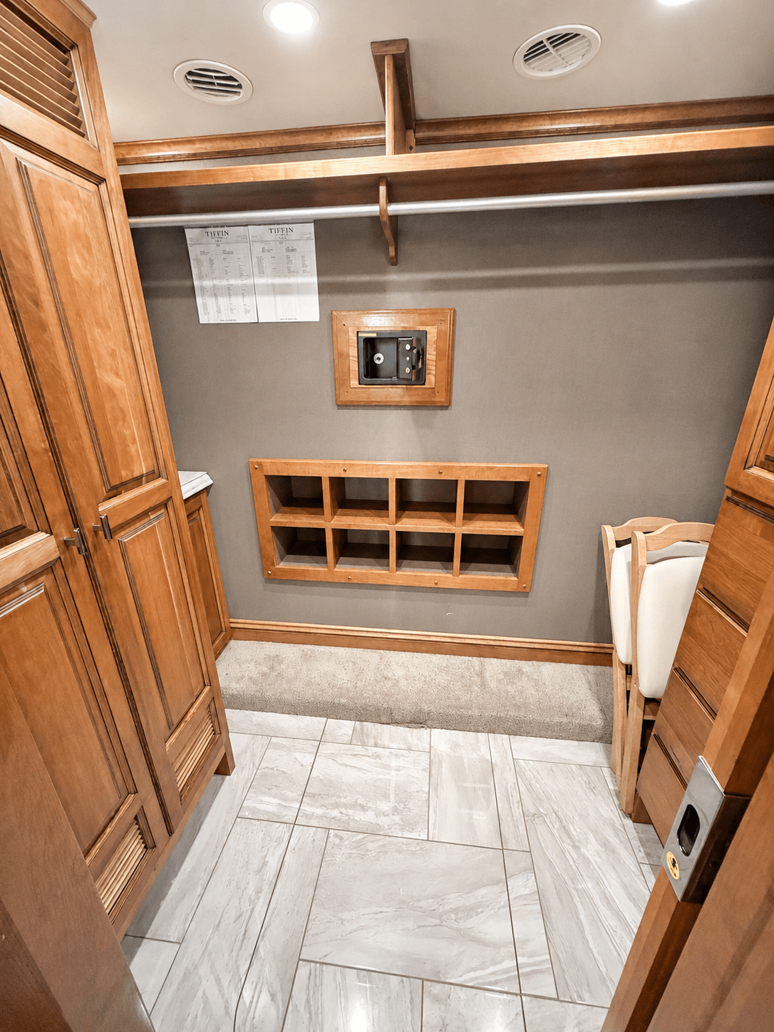 2018 Tiffin Motorhomes 2018 Tiffin Motorhomes Allegro Bus - thumbnail 34