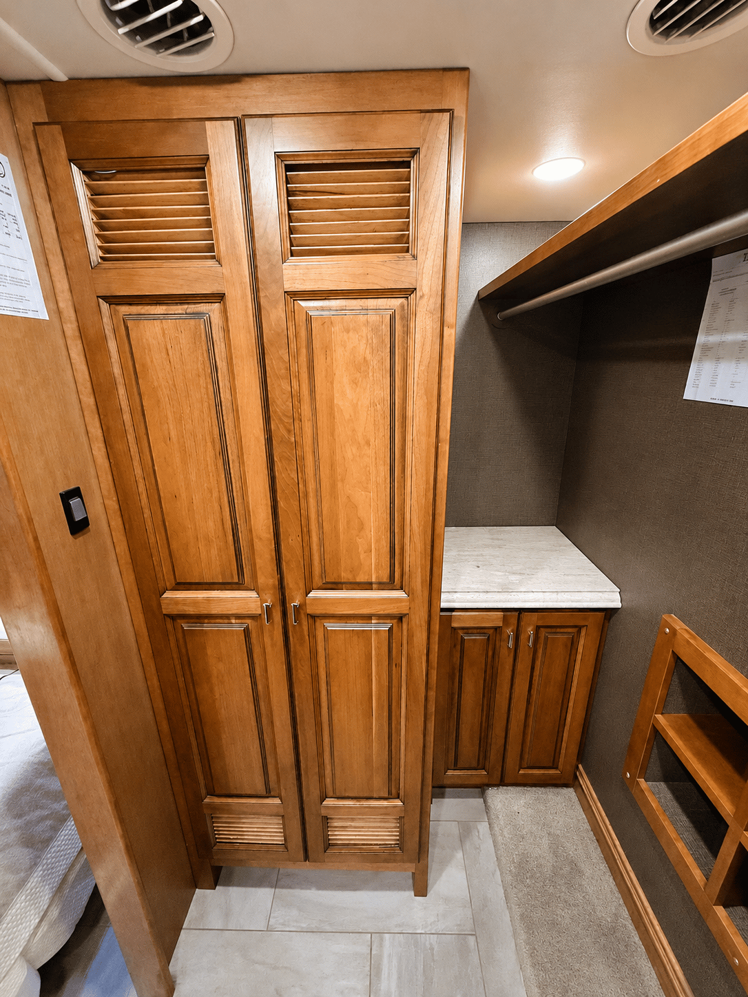 2018 Tiffin Motorhomes 2018 Tiffin Motorhomes Allegro Bus - thumbnail 36