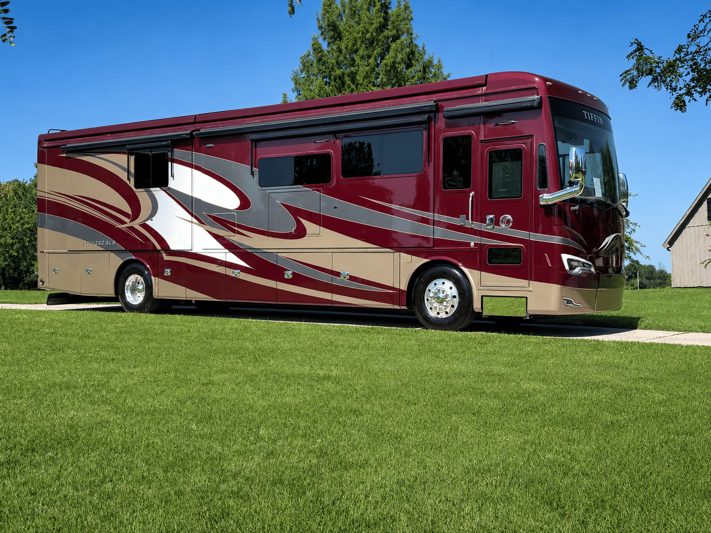 2019 Tiffin Motorhomes  2019 Tiffin Motorhomes  Allegro Bus  - thumbnail 2