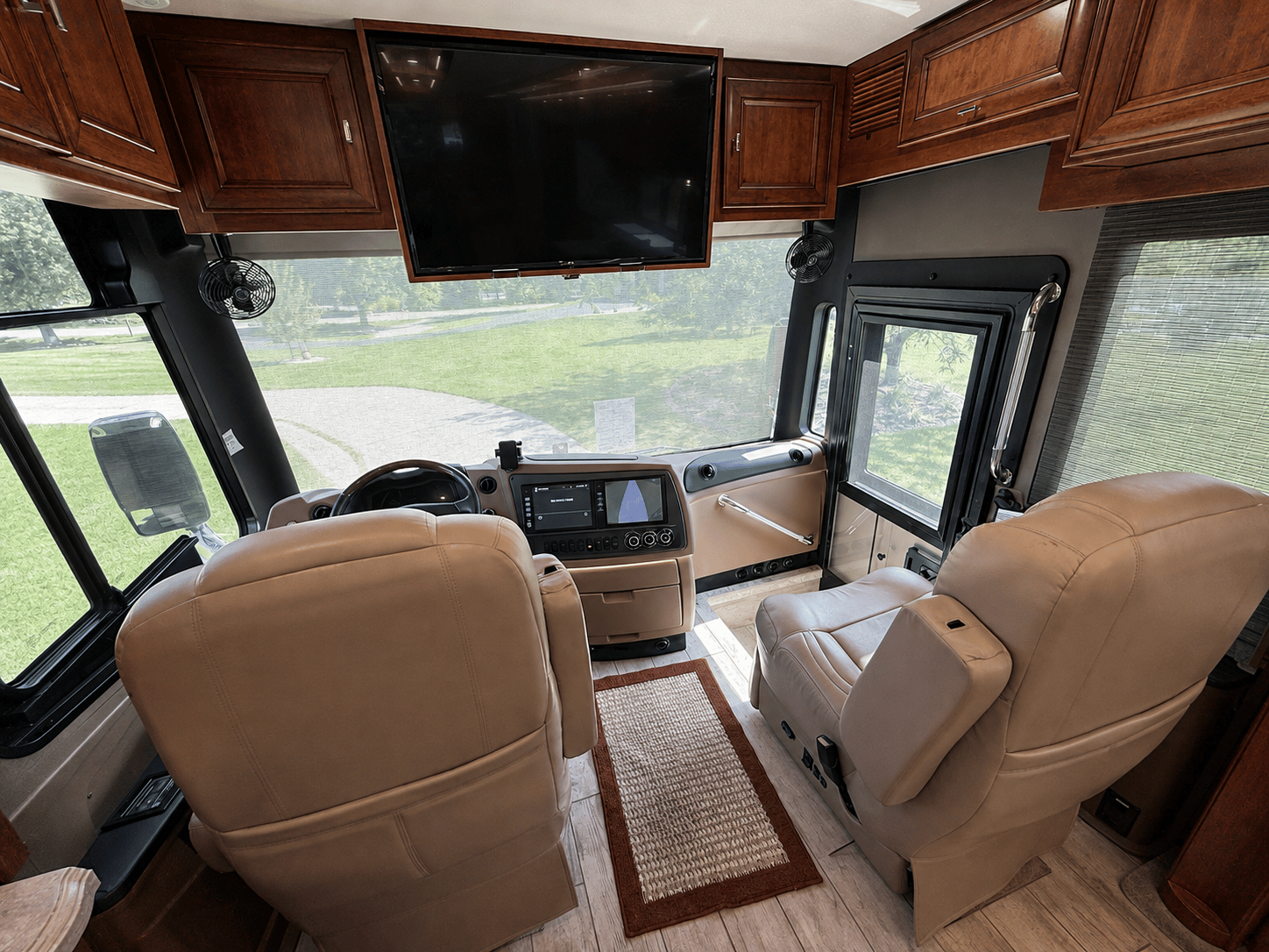 2019 Tiffin Motorhomes  2019 Tiffin Motorhomes  Allegro Bus  - thumbnail 11