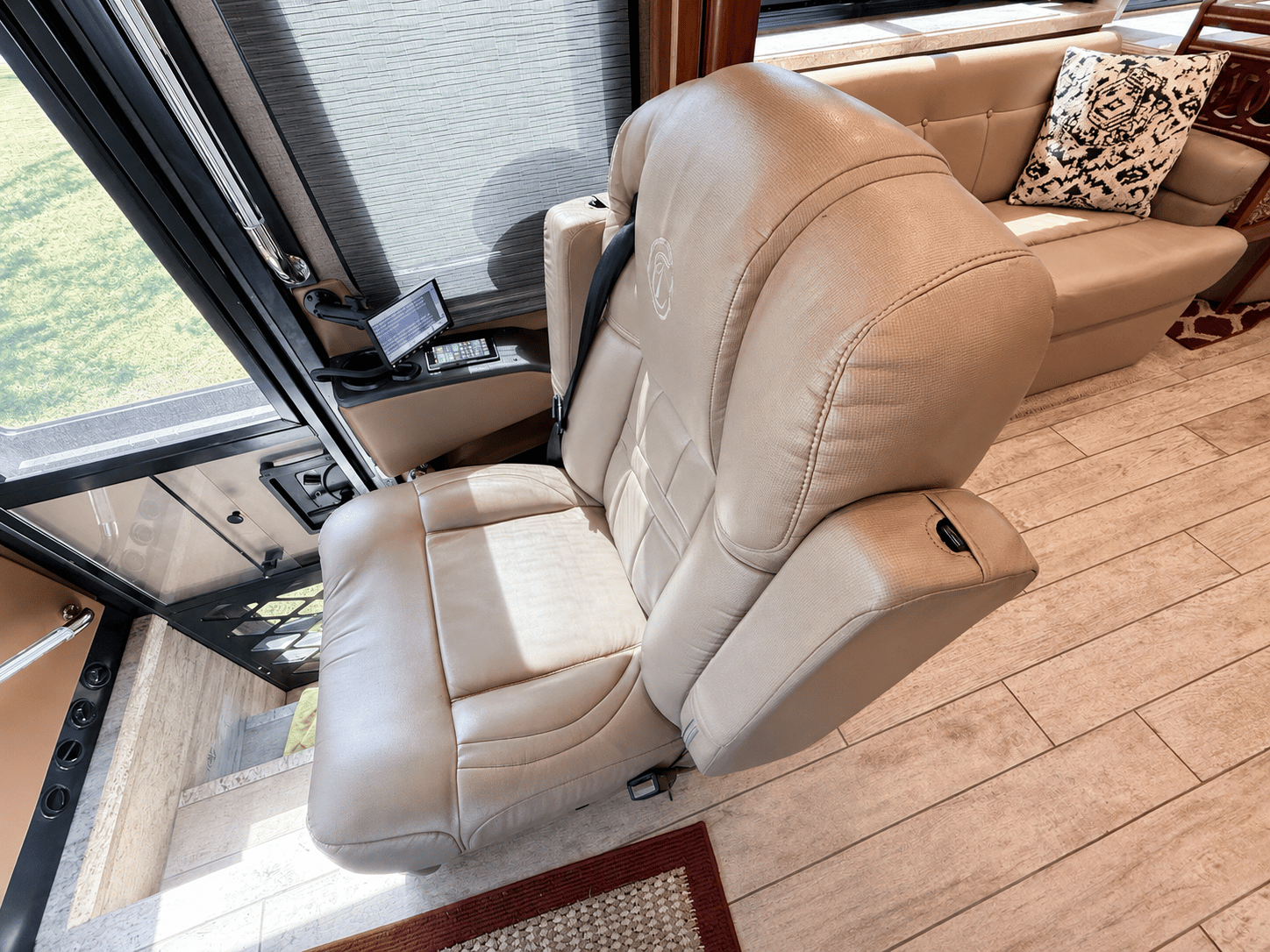 2019 Tiffin Motorhomes  2019 Tiffin Motorhomes  Allegro Bus  - thumbnail 13