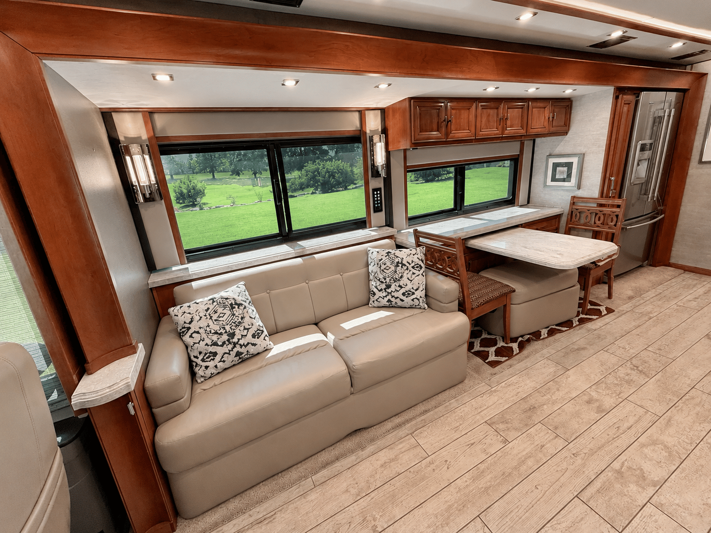 2019 Tiffin Motorhomes  2019 Tiffin Motorhomes  Allegro Bus  - thumbnail 19