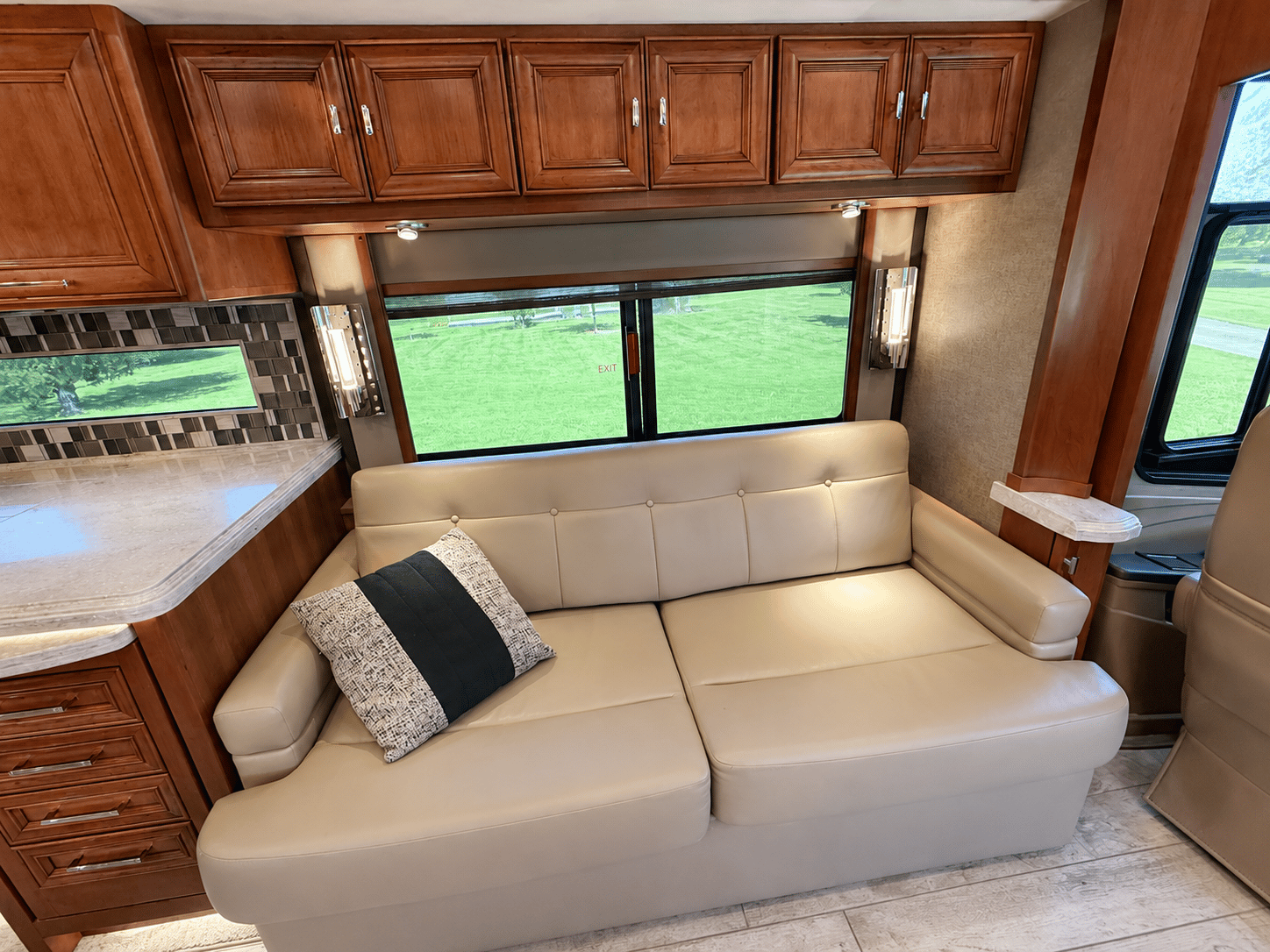 2019 Tiffin Motorhomes  2019 Tiffin Motorhomes  Allegro Bus  - thumbnail 27