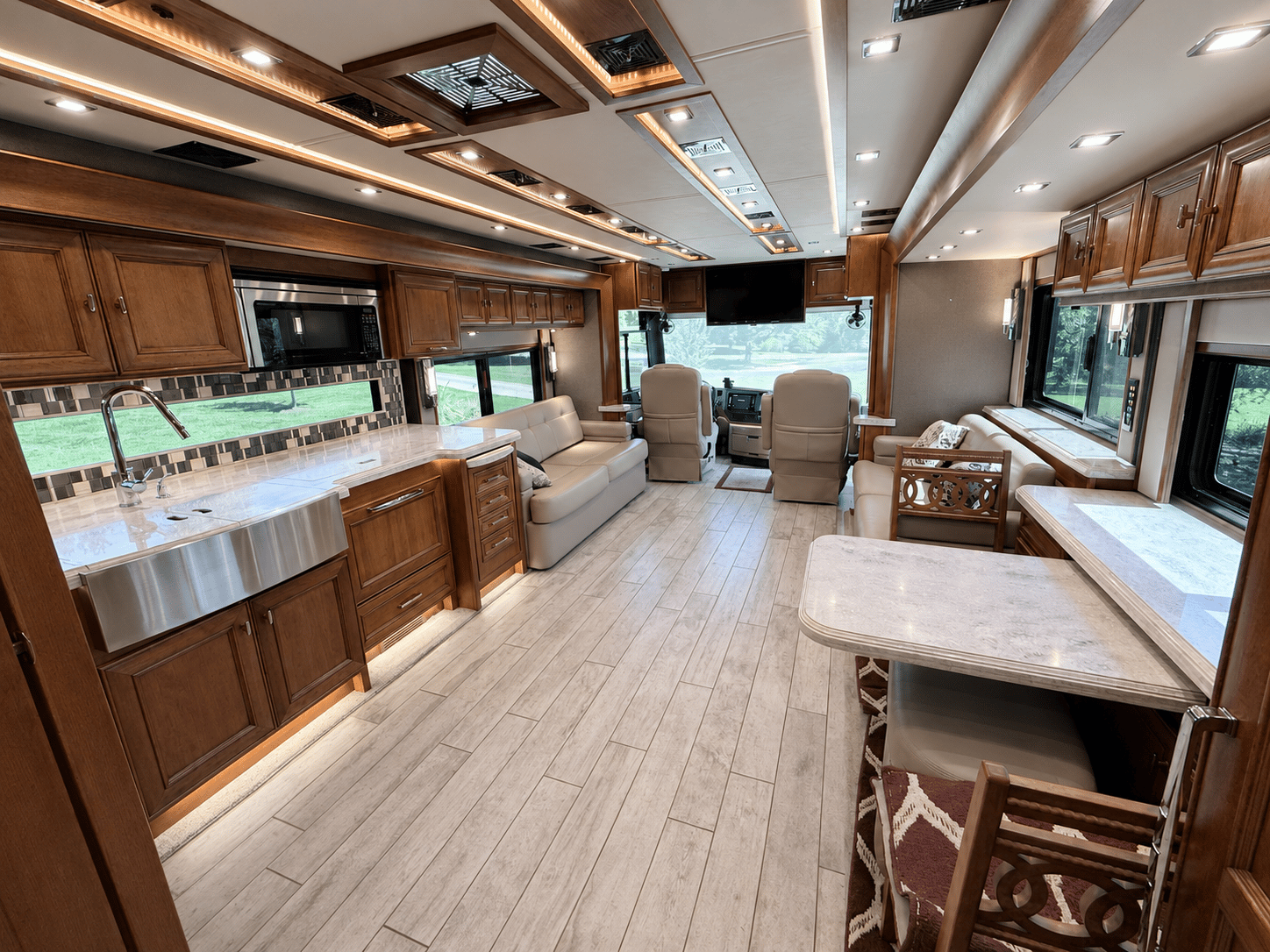 2019 Tiffin Motorhomes  2019 Tiffin Motorhomes  Allegro Bus  - thumbnail 30