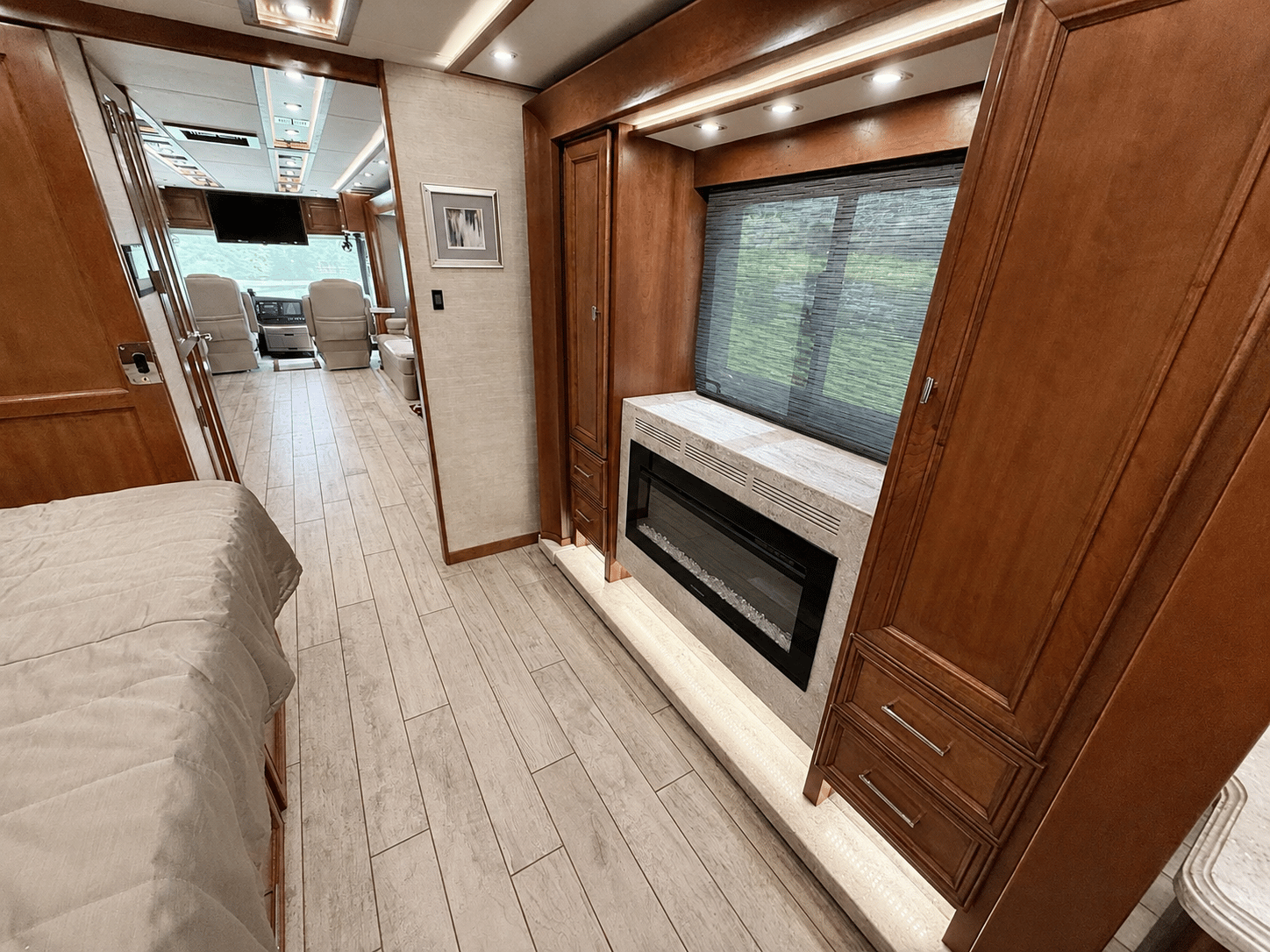 2019 Tiffin Motorhomes  2019 Tiffin Motorhomes  Allegro Bus  - thumbnail 38