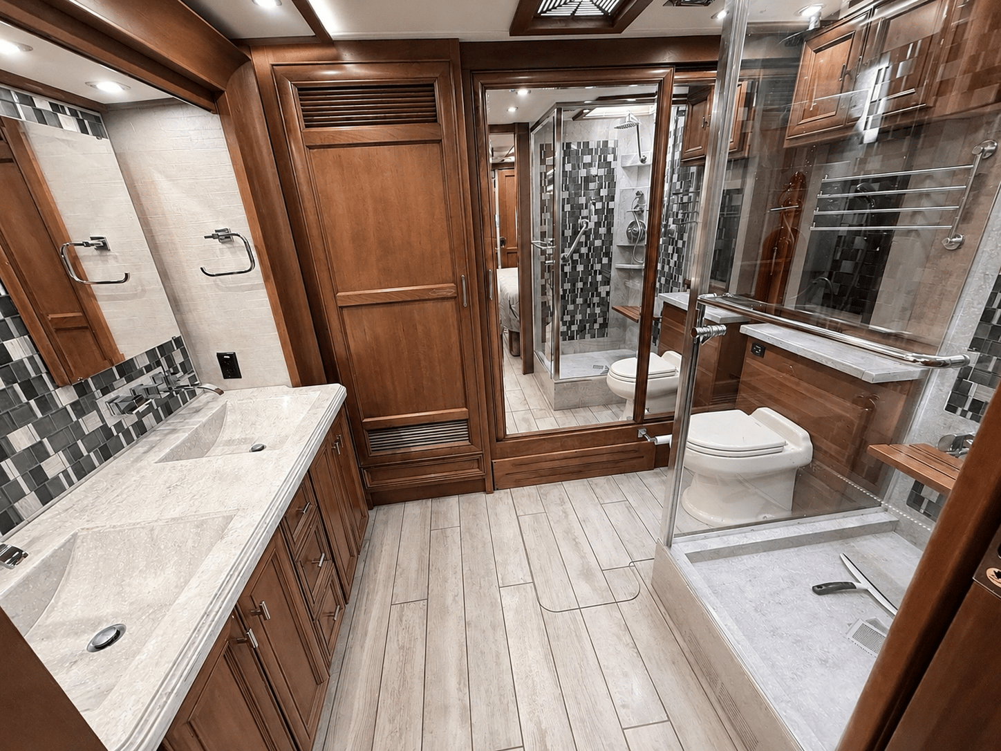2019 Tiffin Motorhomes  2019 Tiffin Motorhomes  Allegro Bus  - thumbnail 39