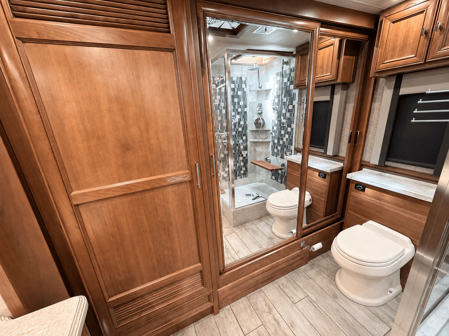 2019 Tiffin Motorhomes  2019 Tiffin Motorhomes  Allegro Bus  - thumbnail 42