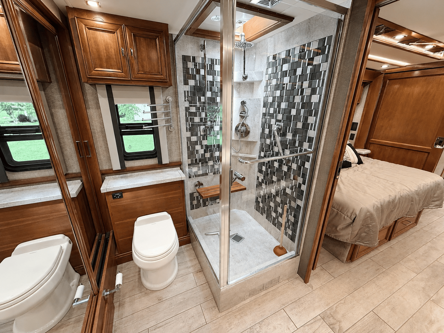 2019 Tiffin Motorhomes  2019 Tiffin Motorhomes  Allegro Bus  - thumbnail 43