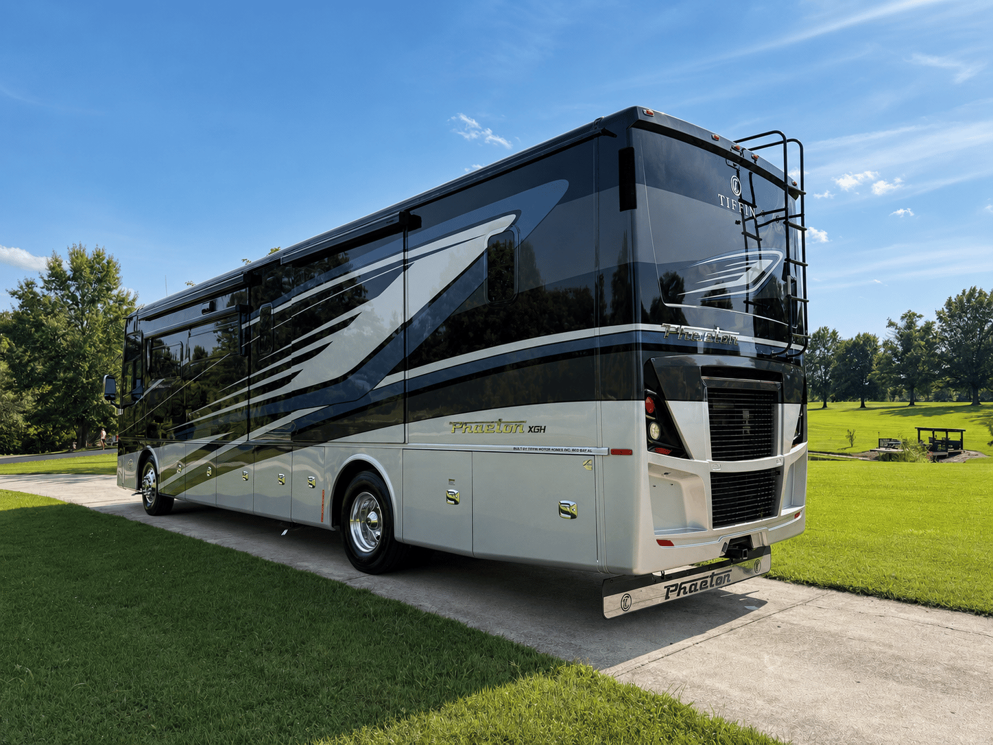 2022 Tiffin Motorhomes  2022 Tiffin Motorhomes  Phaeton - thumbnail 5