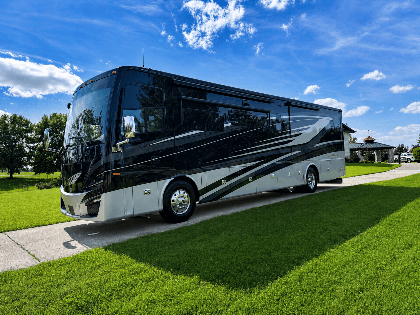 2022 Tiffin Motorhomes  2022 Tiffin Motorhomes  Phaeton - thumbnail 7