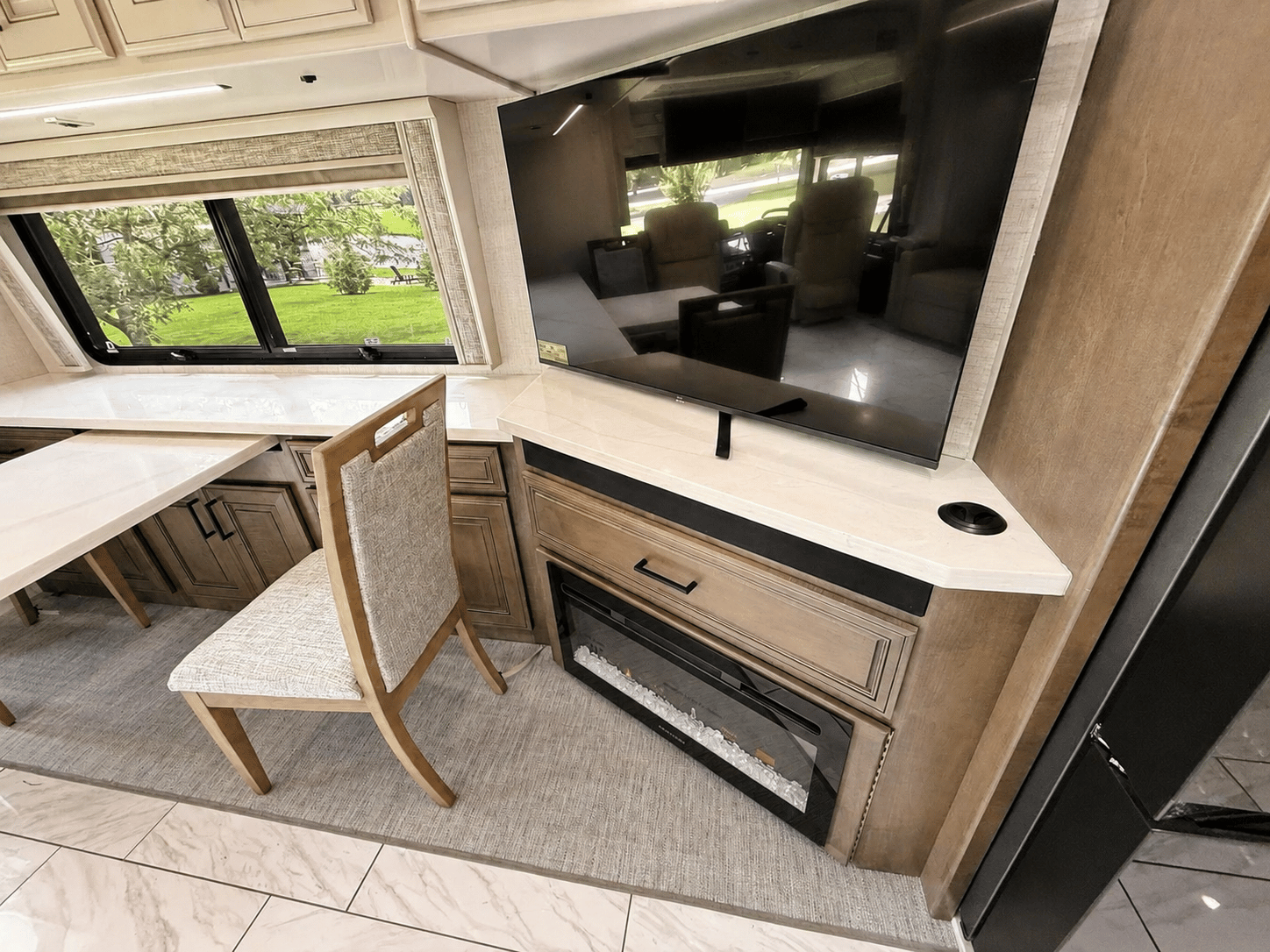 2027 Fleetwood  2027 Fleetwood  Discovery LXE - thumbnail 20