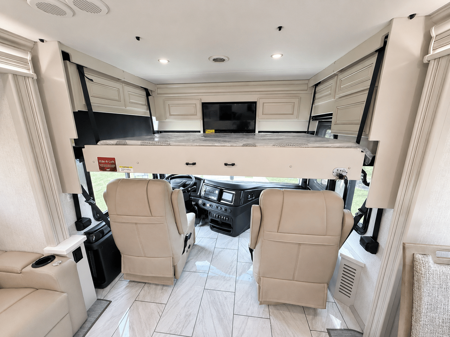 2027 Fleetwood  2027 Fleetwood  Discovery LXE - thumbnail 22