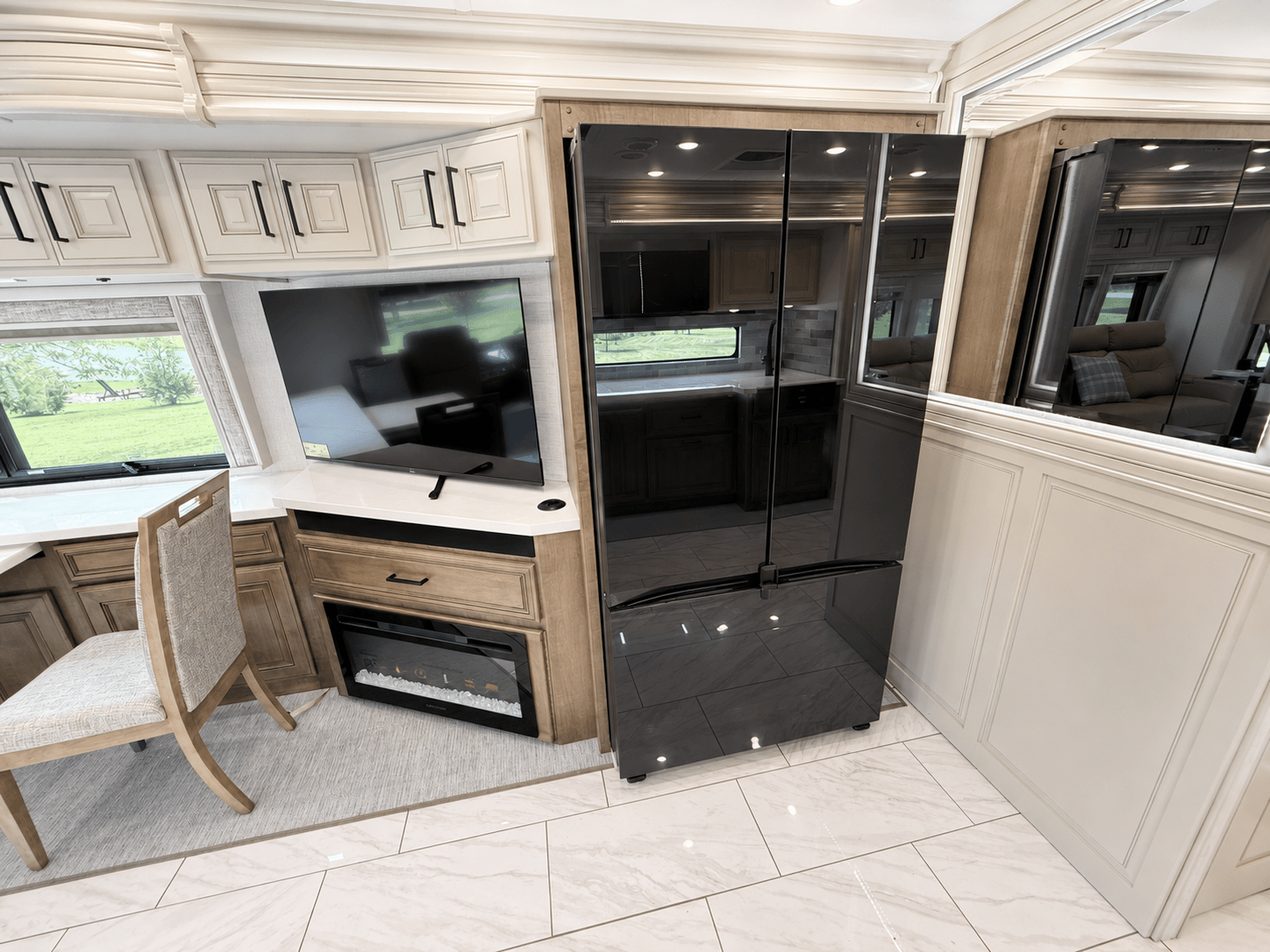 2027 Fleetwood  2027 Fleetwood  Discovery LXE - thumbnail 23