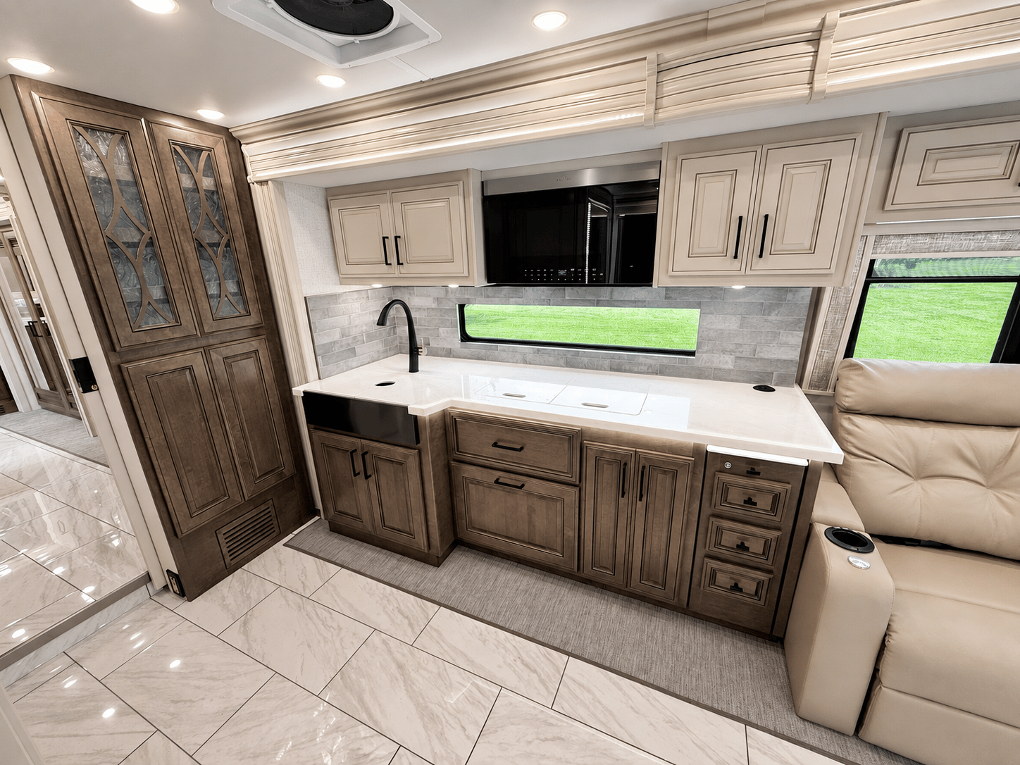 2027 Fleetwood  2027 Fleetwood  Discovery LXE - thumbnail 25