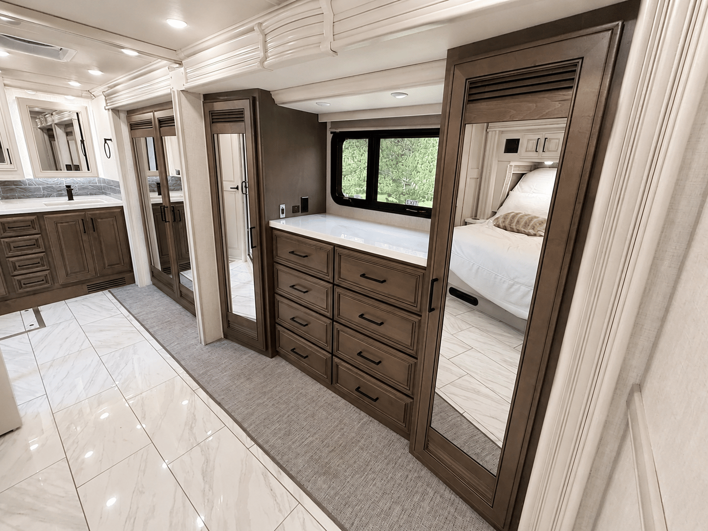 2027 Fleetwood  2027 Fleetwood  Discovery LXE - thumbnail 33
