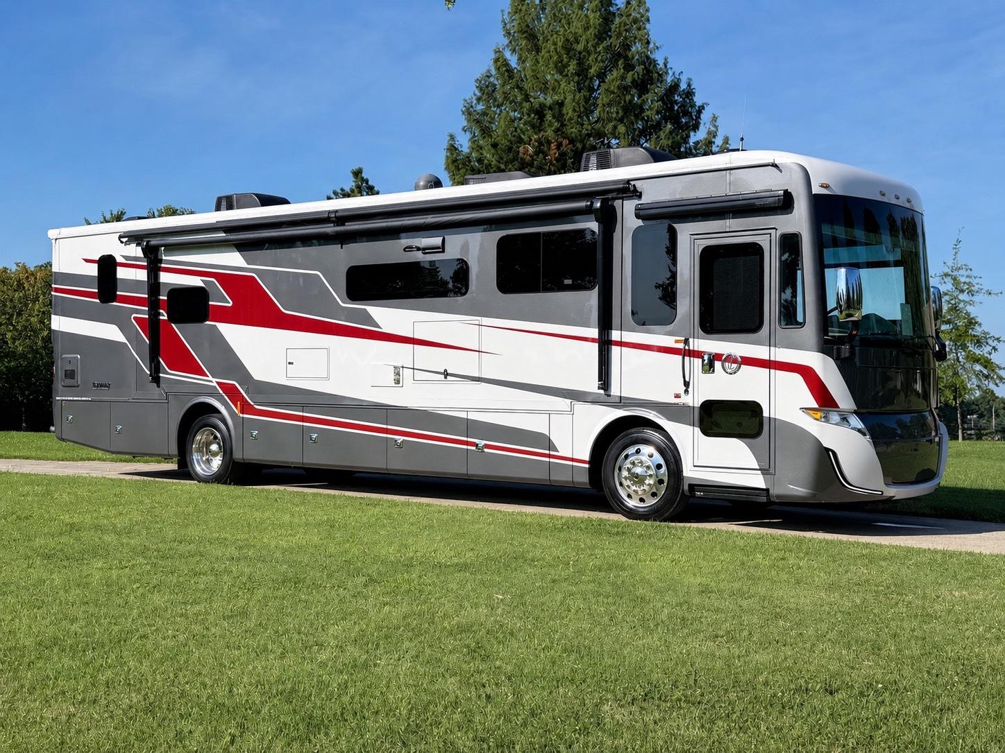 2025 Tiffin Motorhomes 2025 Tiffin Motorhomes Byway - image 1