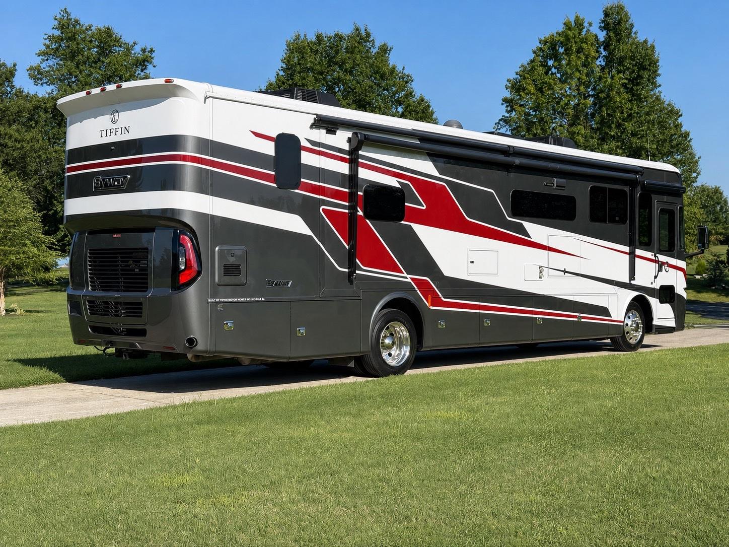 2025 Tiffin Motorhomes 2025 Tiffin Motorhomes Byway - thumbnail 3