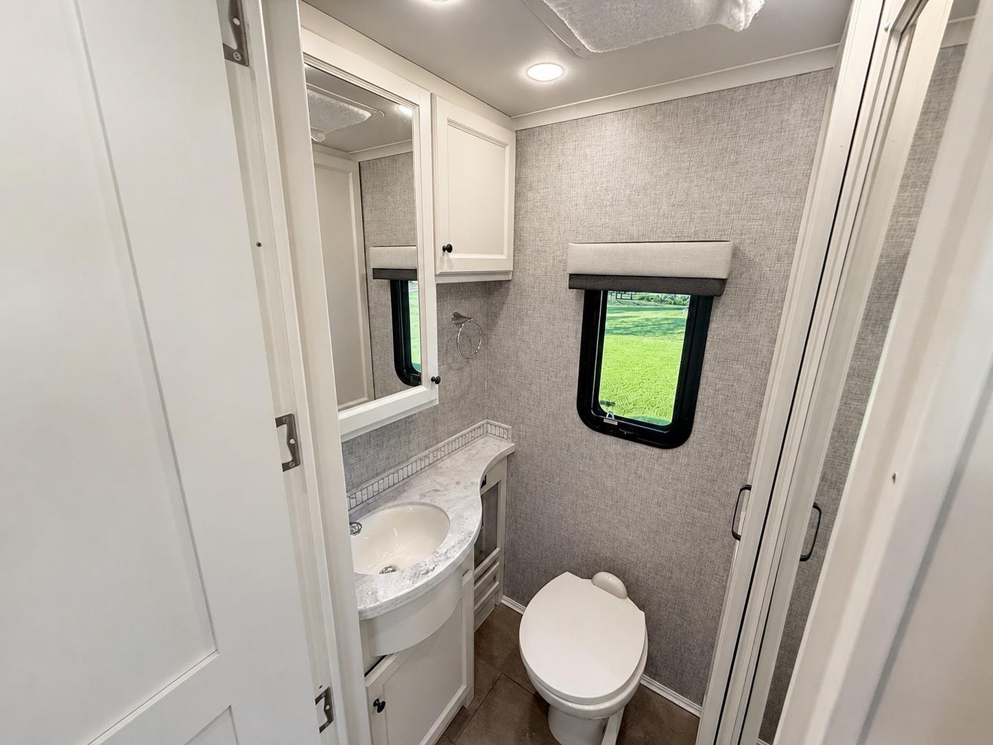 2025 Tiffin Motorhomes 2025 Tiffin Motorhomes Byway - thumbnail 14
