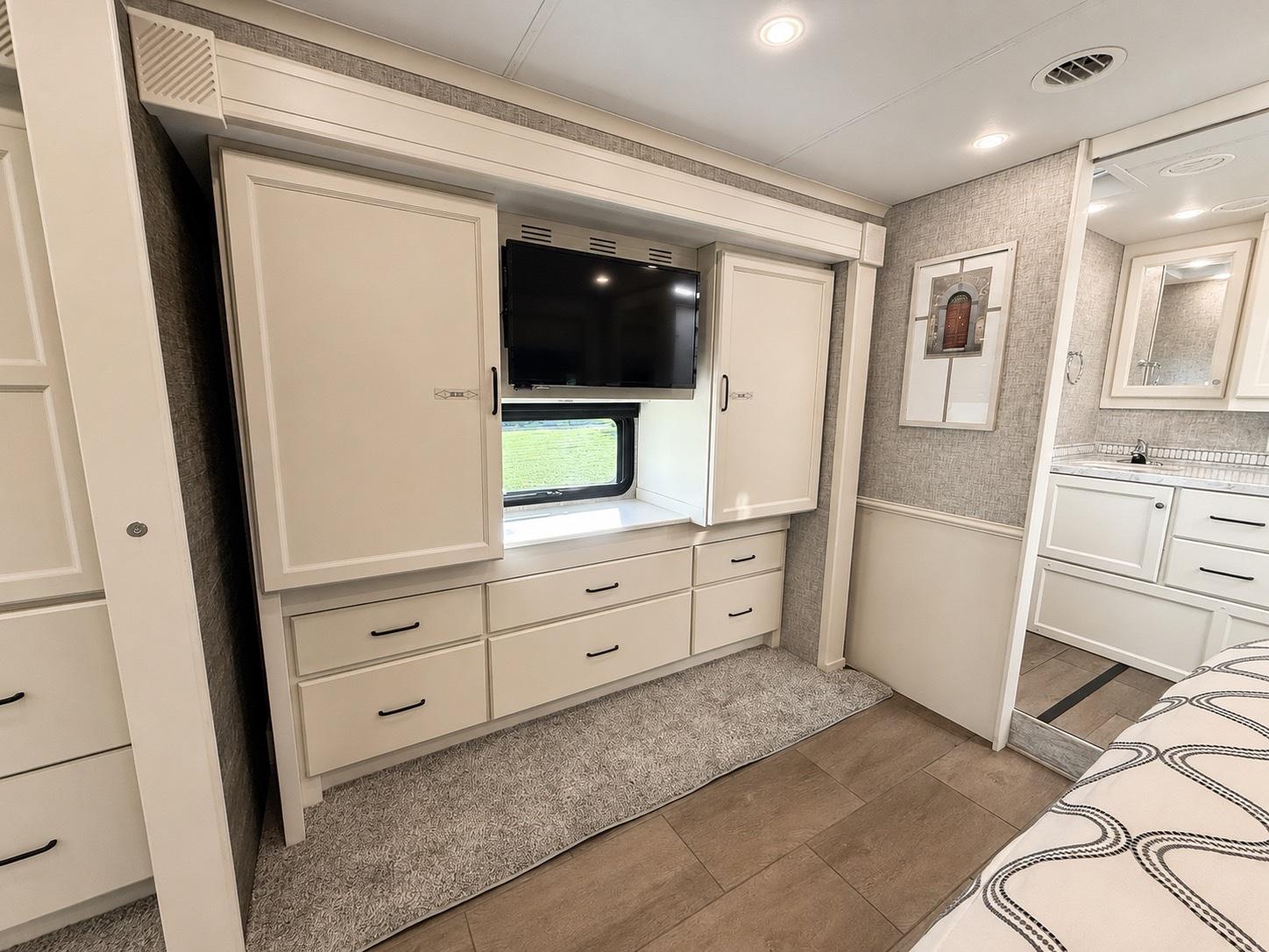 2025 Tiffin Motorhomes 2025 Tiffin Motorhomes Byway - thumbnail 17
