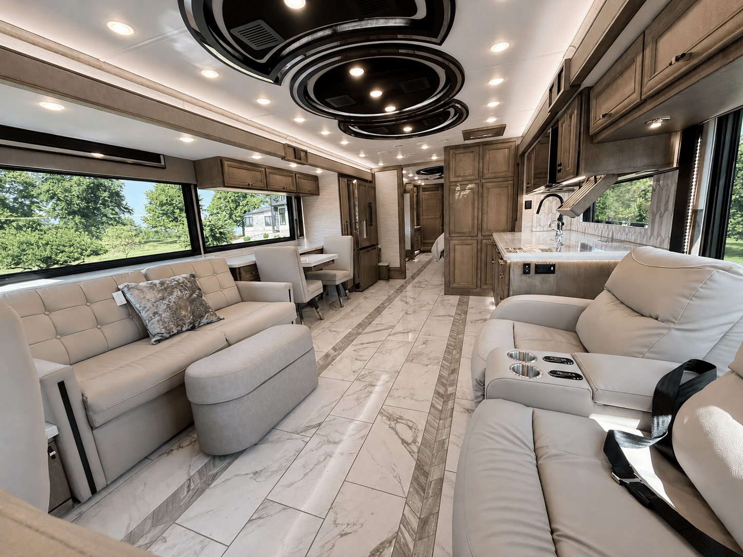 2027 Tiffin Motorhomes  2027 Tiffin Motorhomes  Allegro Bus  - thumbnail 10