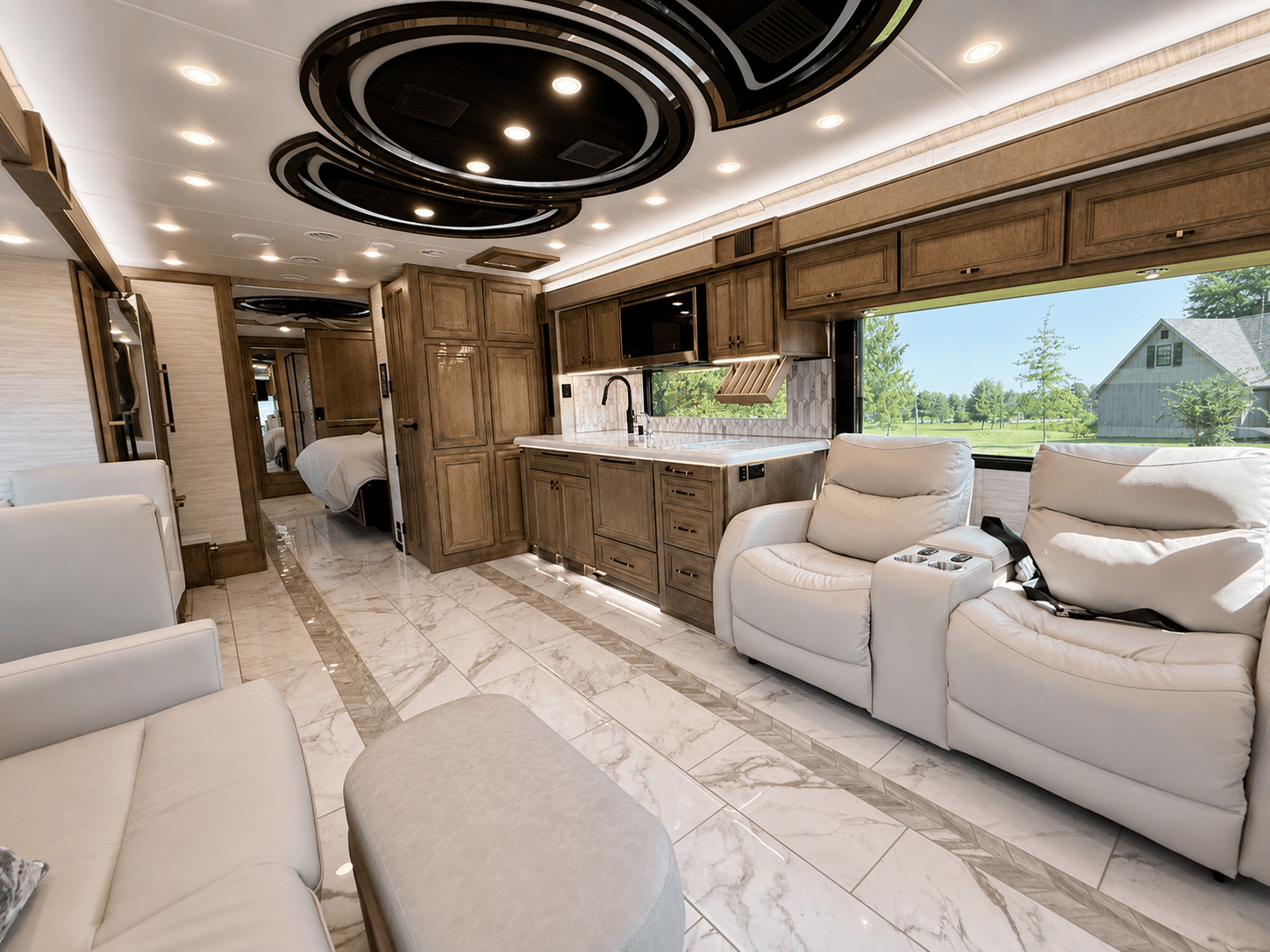 2027 Tiffin Motorhomes  2027 Tiffin Motorhomes  Allegro Bus  - thumbnail 13