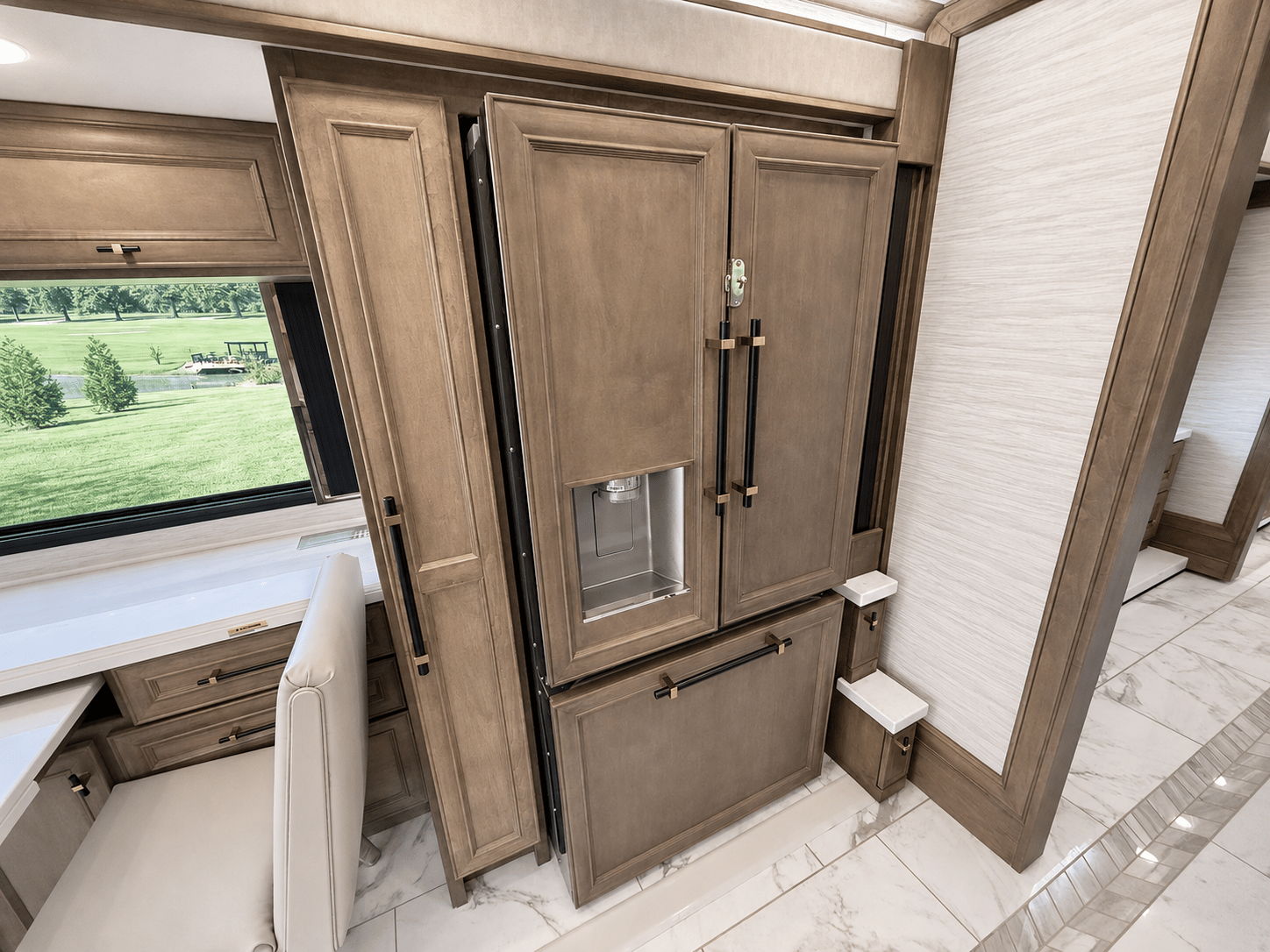 2027 Tiffin Motorhomes  2027 Tiffin Motorhomes  Allegro Bus  - thumbnail 25