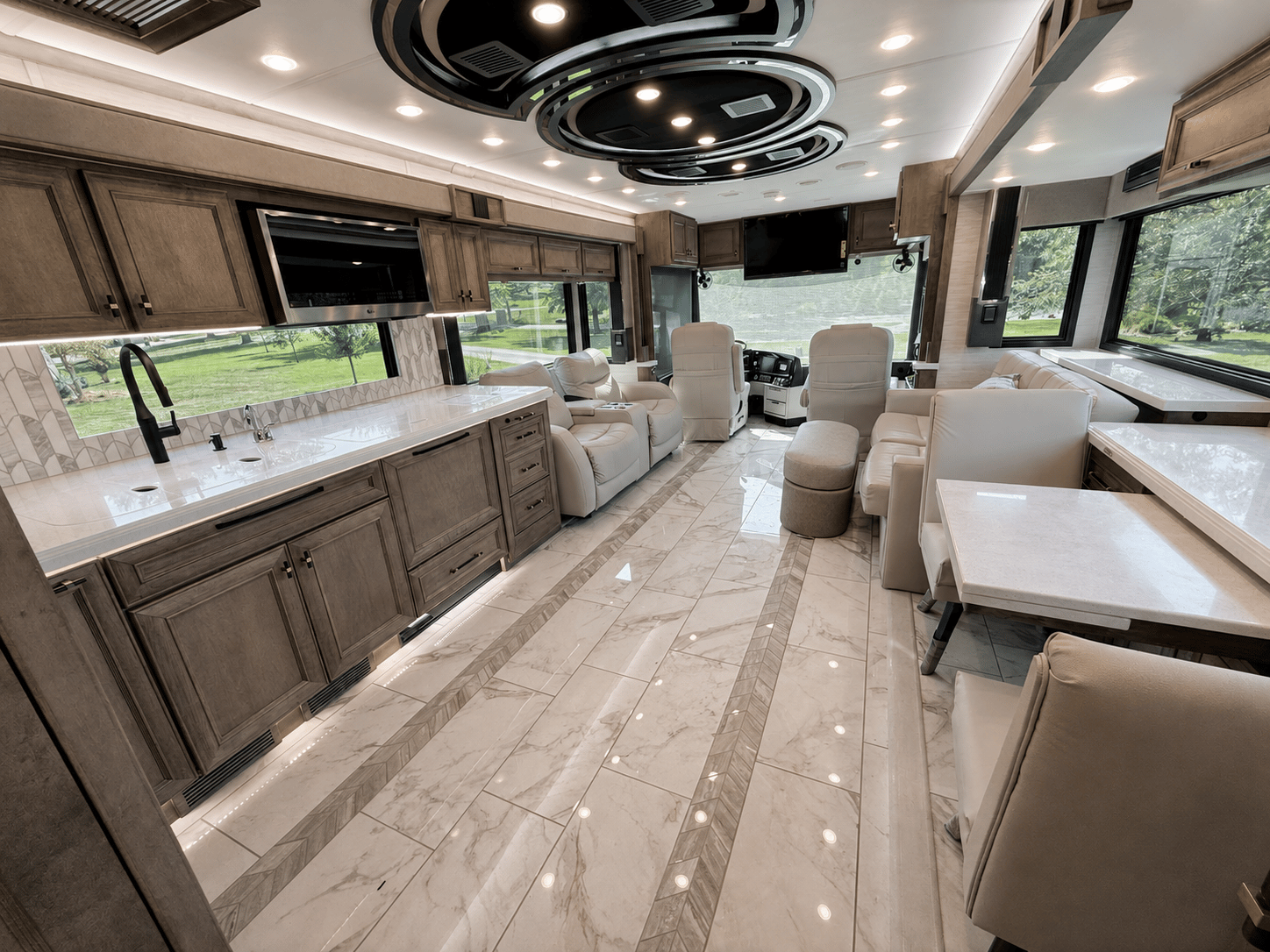 2027 Tiffin Motorhomes  2027 Tiffin Motorhomes  Allegro Bus  - thumbnail 29