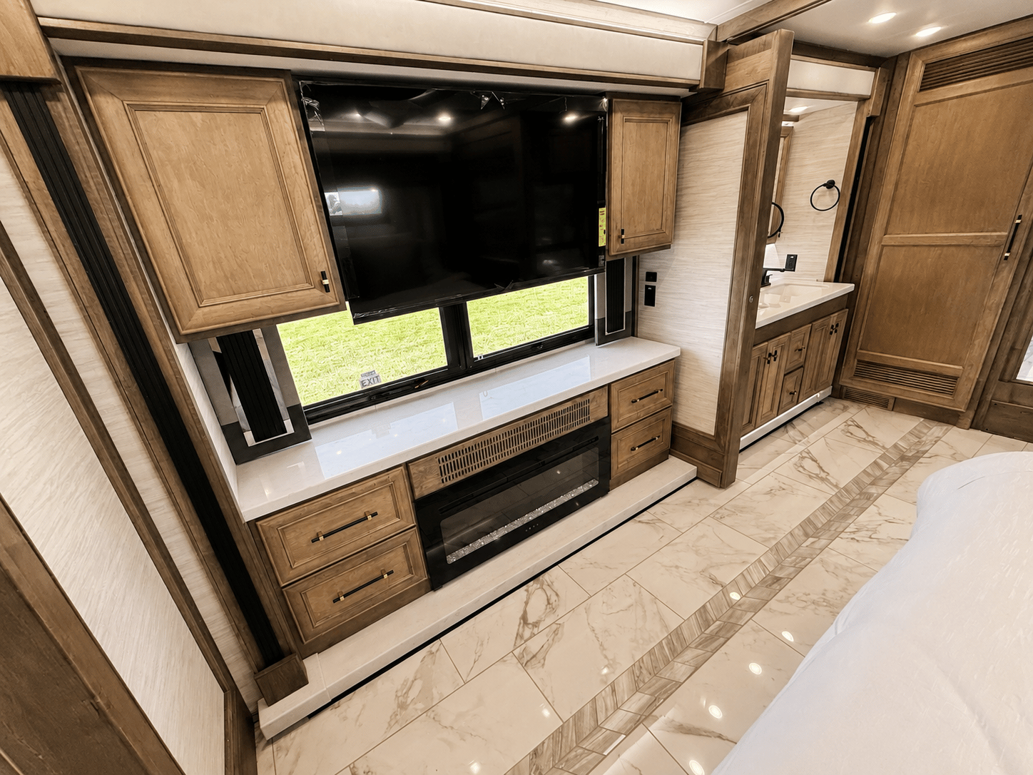 2027 Tiffin Motorhomes  2027 Tiffin Motorhomes  Allegro Bus  - thumbnail 31