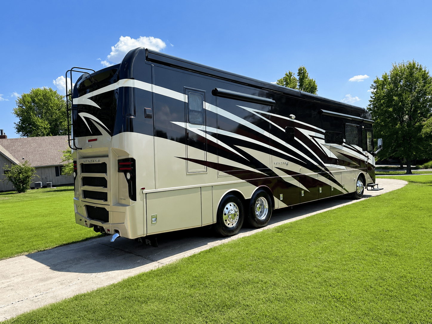 2021 Newmar  2021 Newmar  Ventana  - thumbnail 3