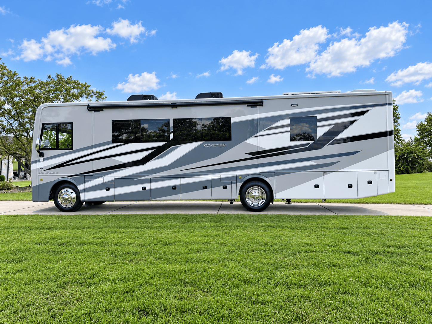 2027 Holiday Rambler 2027 Holiday Rambler Vacationer - thumbnail 9