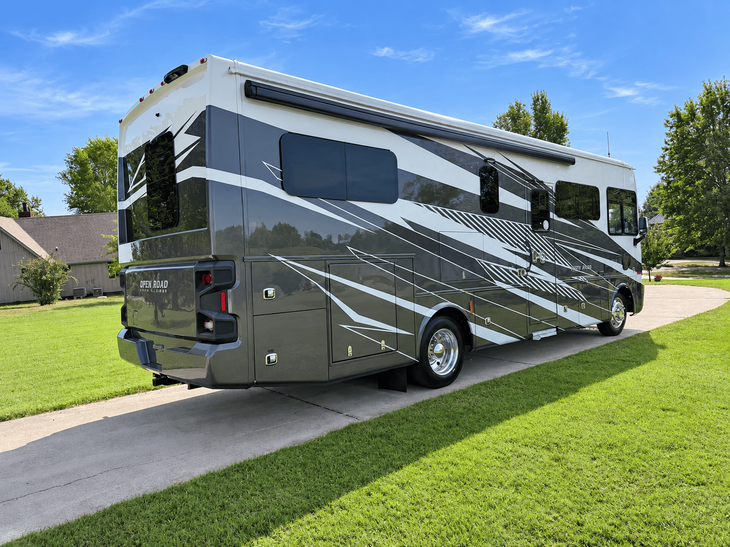 2026 Tiffin 2026 Tiffin Allegro Open Road - thumbnail 3
