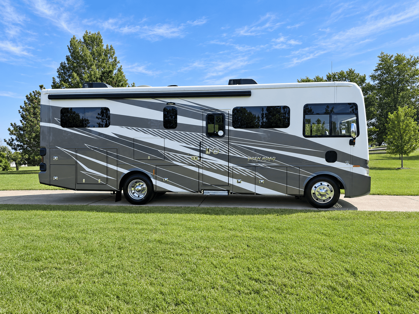 2026 Tiffin 2026 Tiffin Allegro Open Road - thumbnail 4