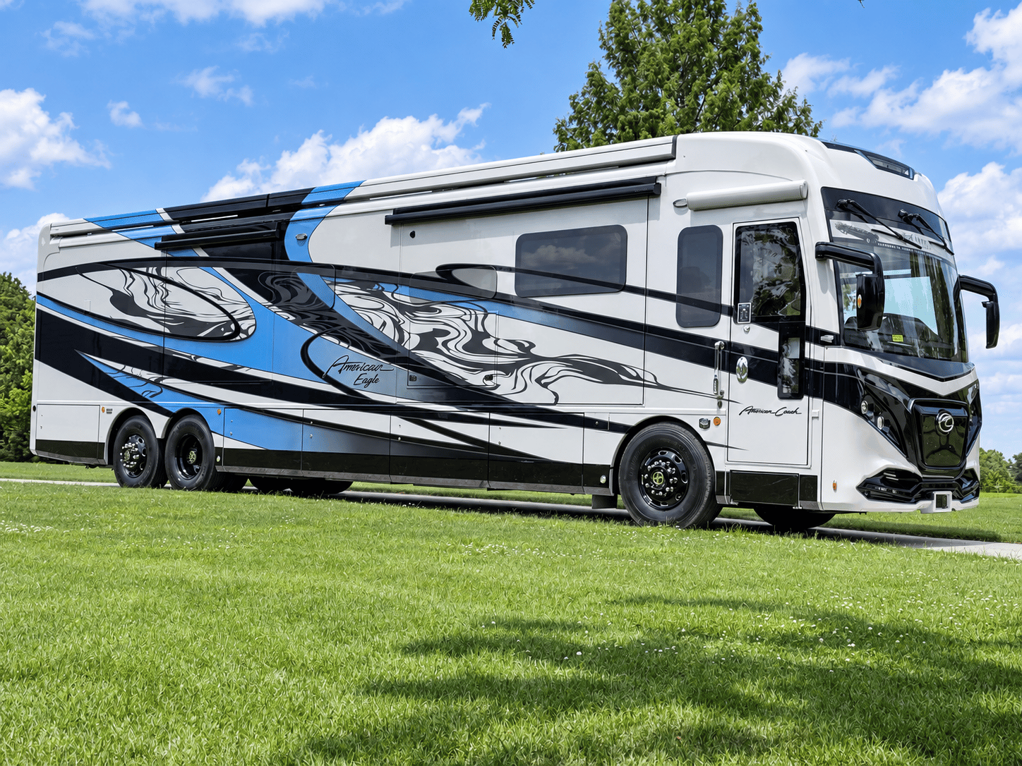 2027 American Coach American Eagle 45FW