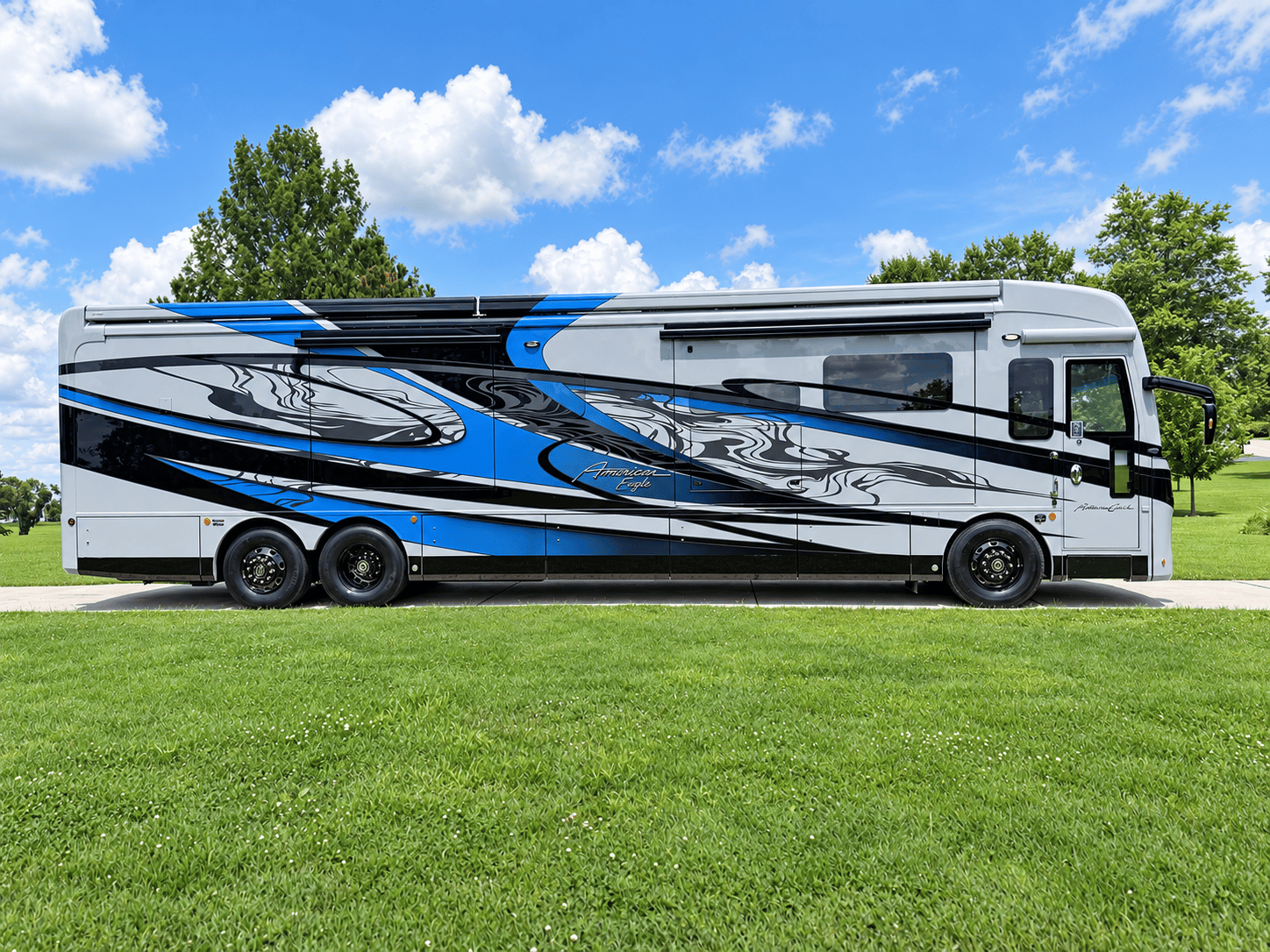 2027 American Coach 2027 American Coach American Eagle - thumbnail 3