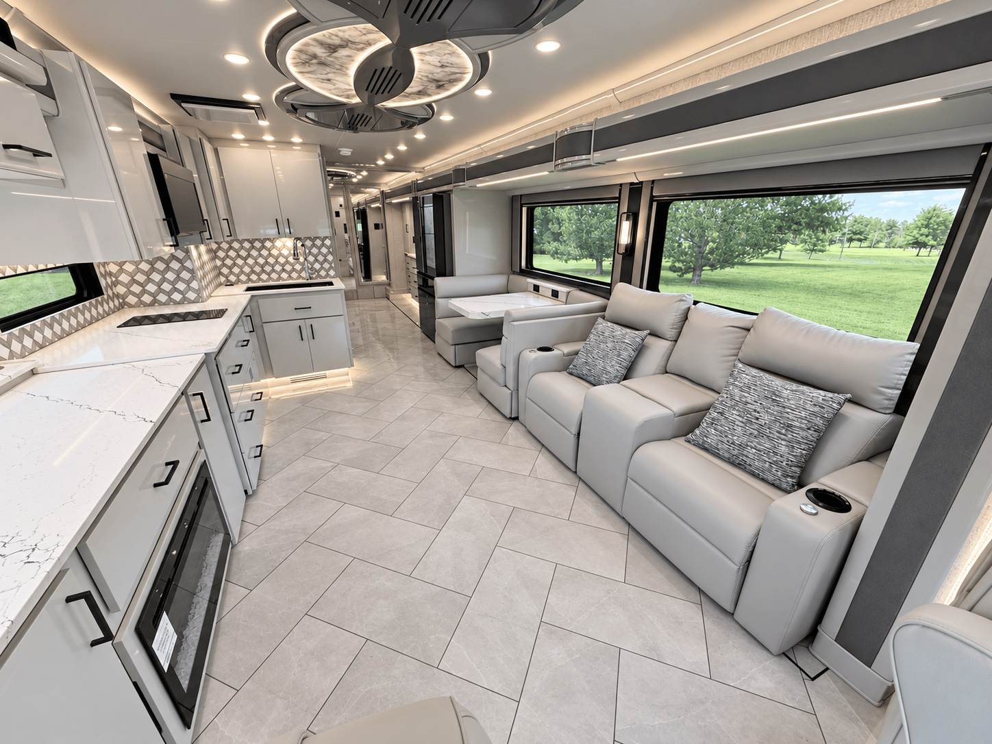 2027 American Coach 2027 American Coach American Eagle - thumbnail 12