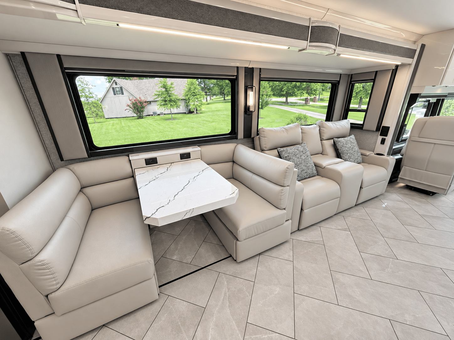 2027 American Coach 2027 American Coach American Eagle - thumbnail 18