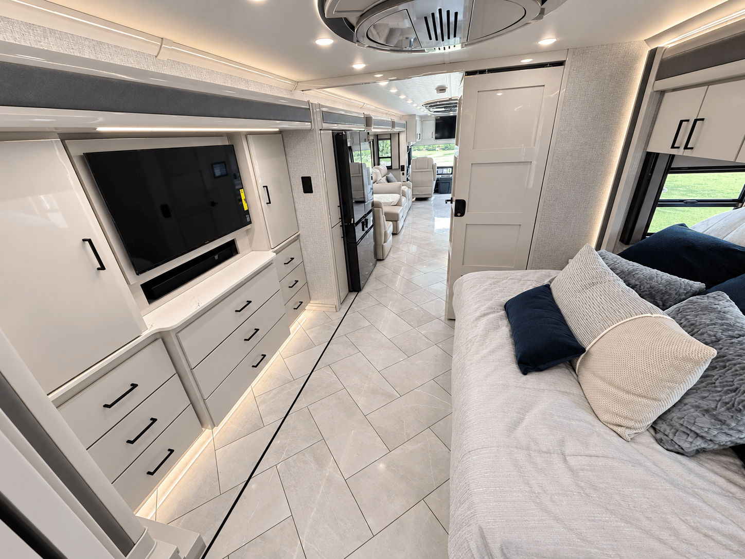 2027 American Coach 2027 American Coach American Eagle - thumbnail 22