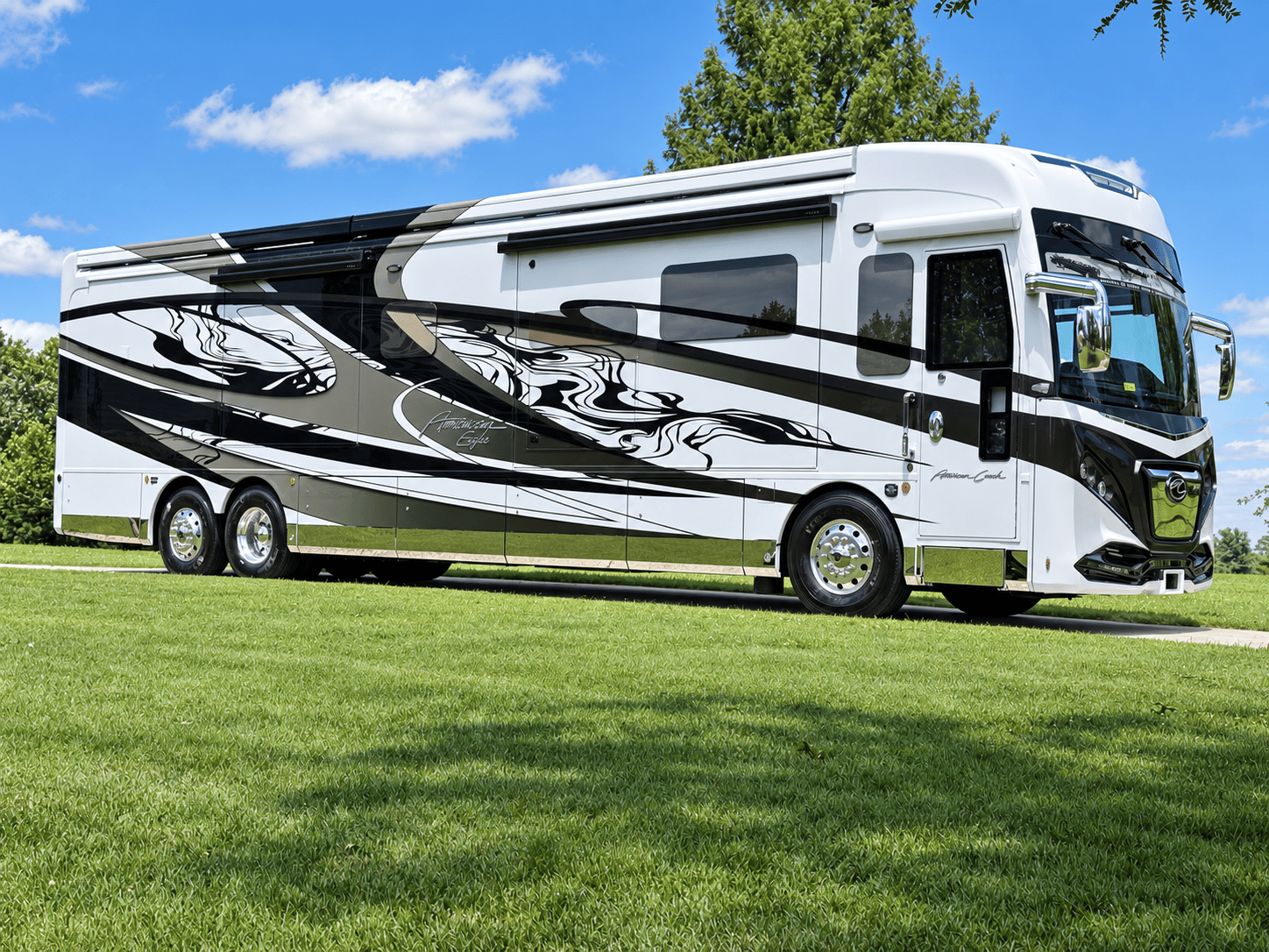 2027 American Coach 2027 American Coach American Eagle - thumbnail 3