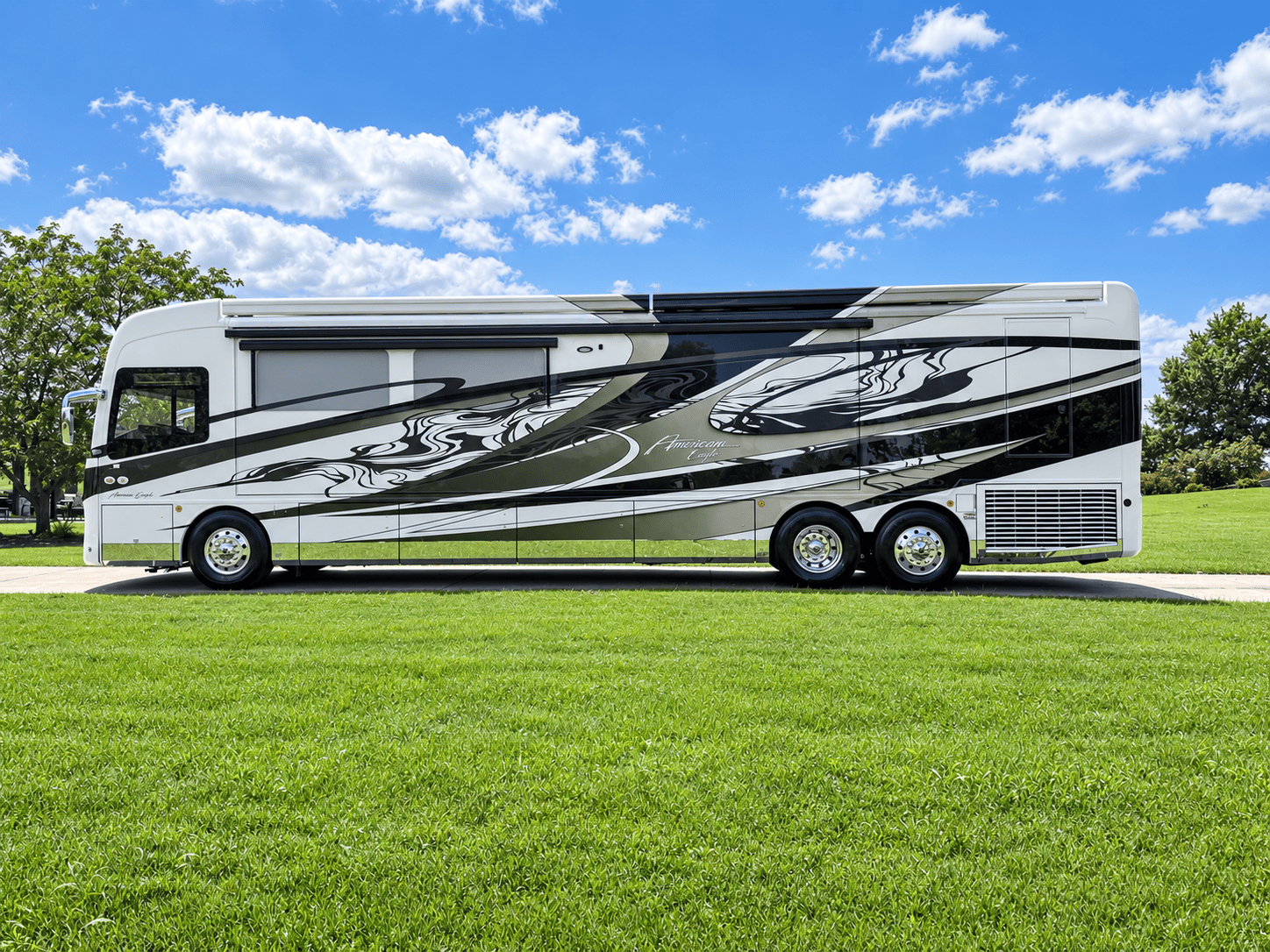 2027 American Coach 2027 American Coach American Eagle - thumbnail 8