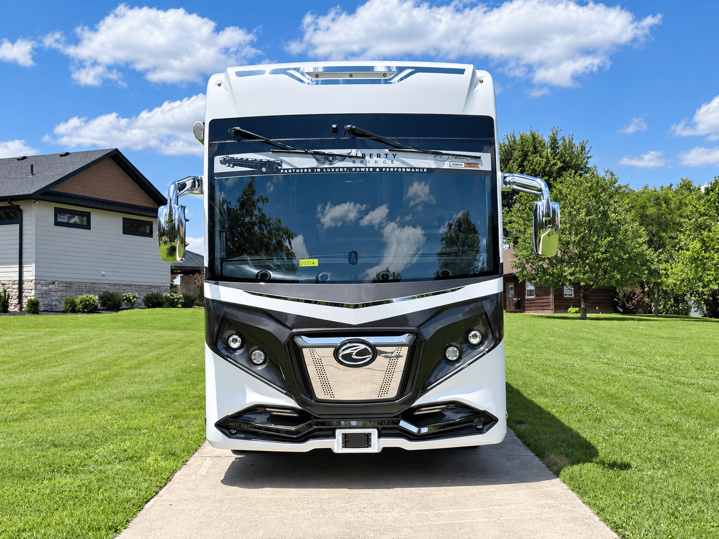 2027 American Coach 2027 American Coach American Eagle - thumbnail 9