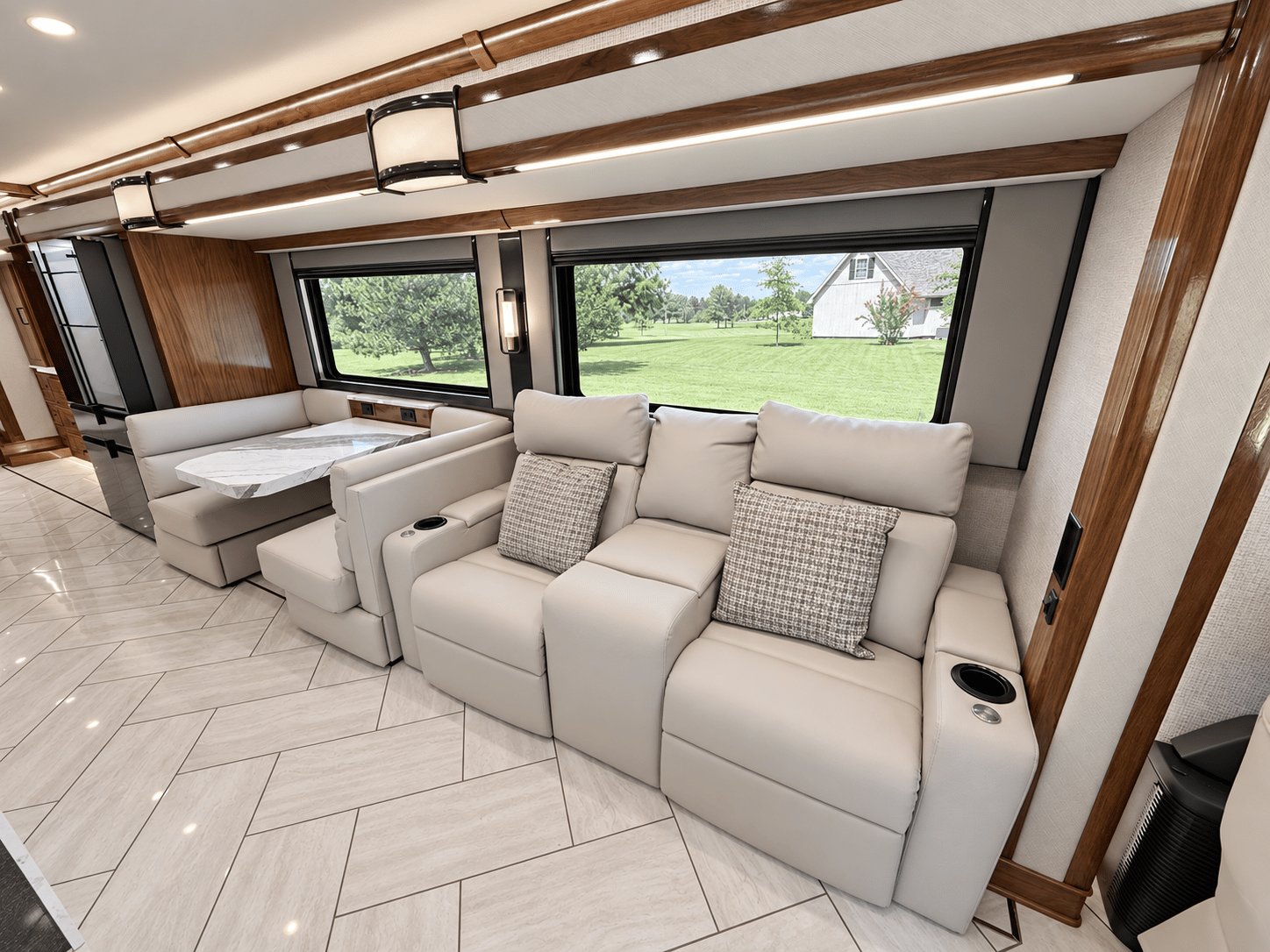 2027 American Coach 2027 American Coach American Eagle - thumbnail 14