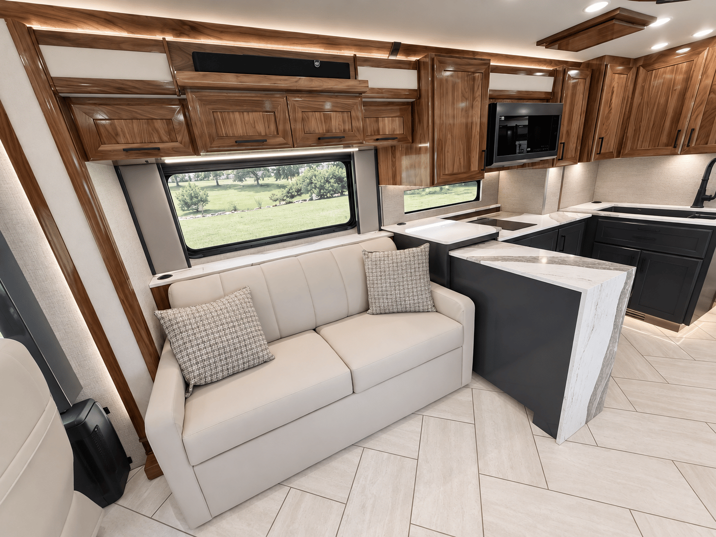 2027 American Coach 2027 American Coach American Eagle - thumbnail 15