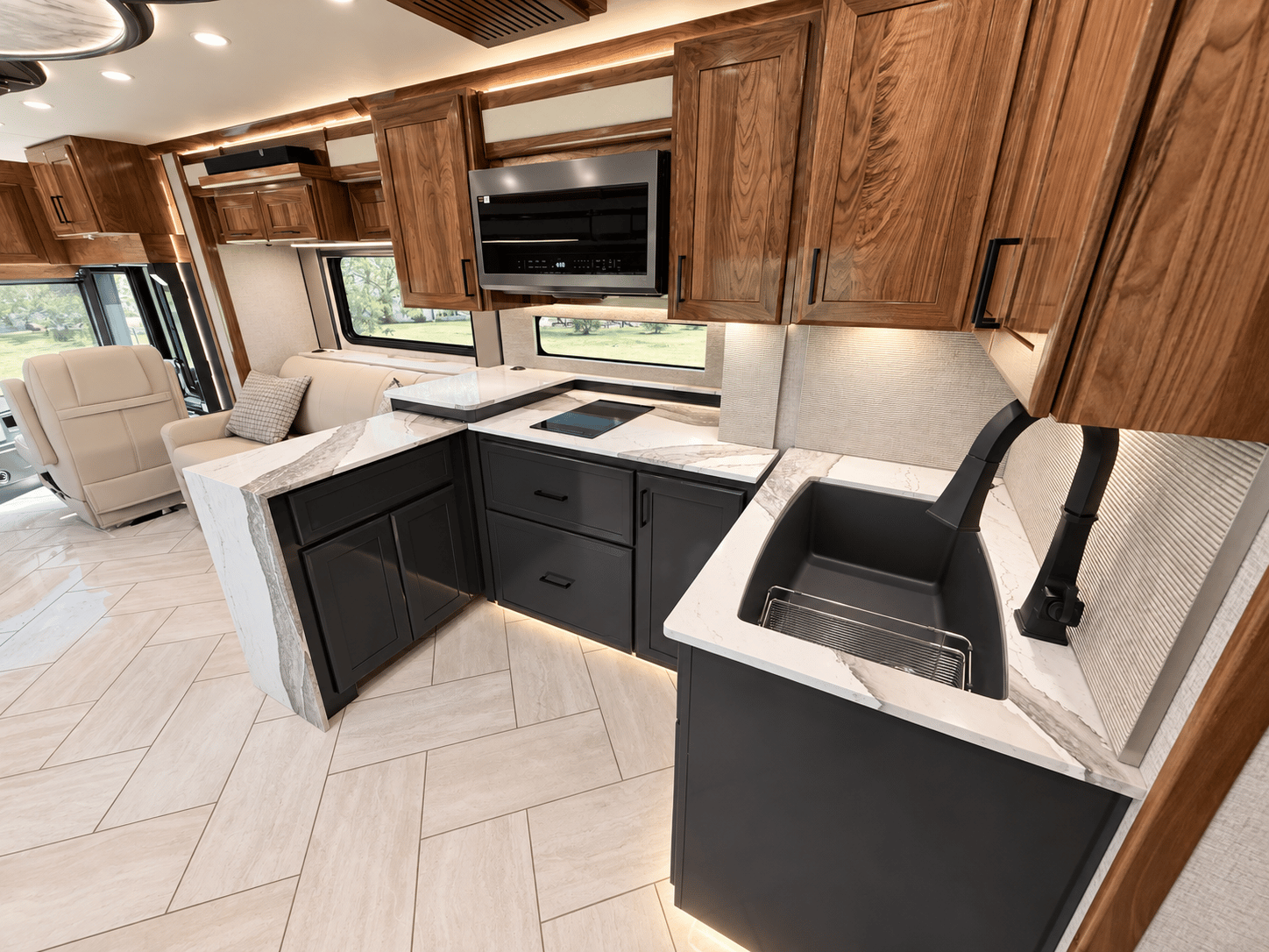 2027 American Coach 2027 American Coach American Eagle - thumbnail 16