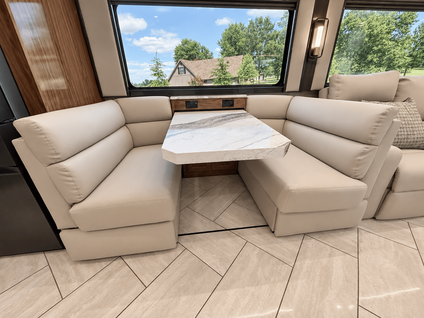 2027 American Coach 2027 American Coach American Eagle - thumbnail 21