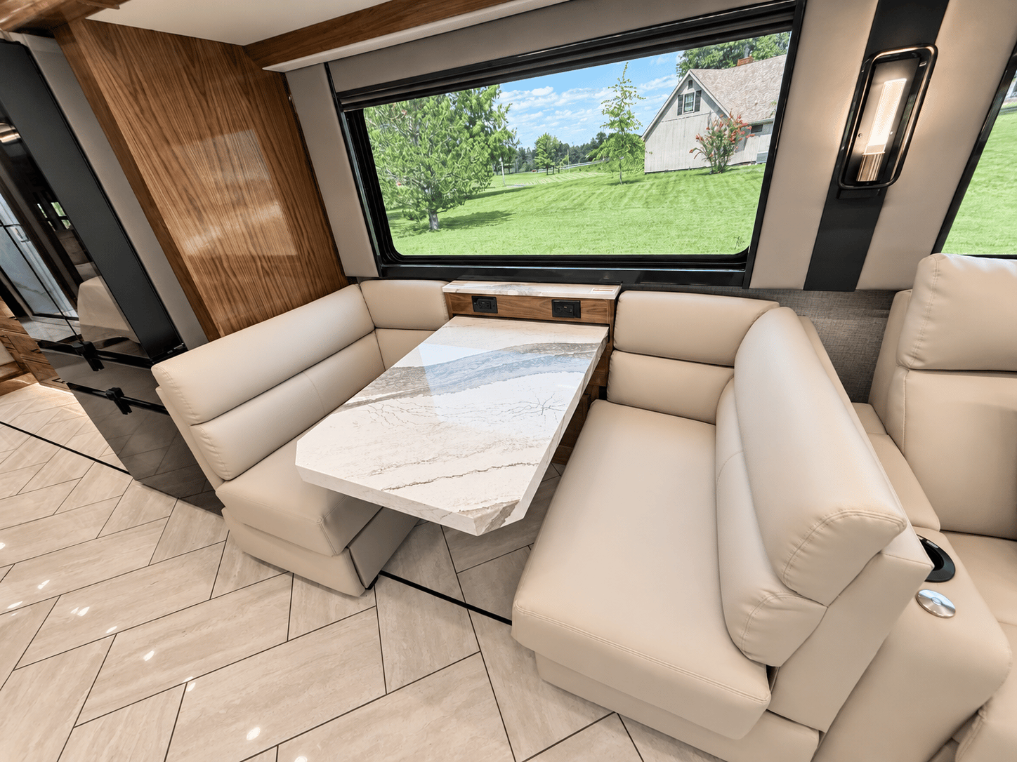 2027 American Coach 2027 American Coach American Eagle - thumbnail 23