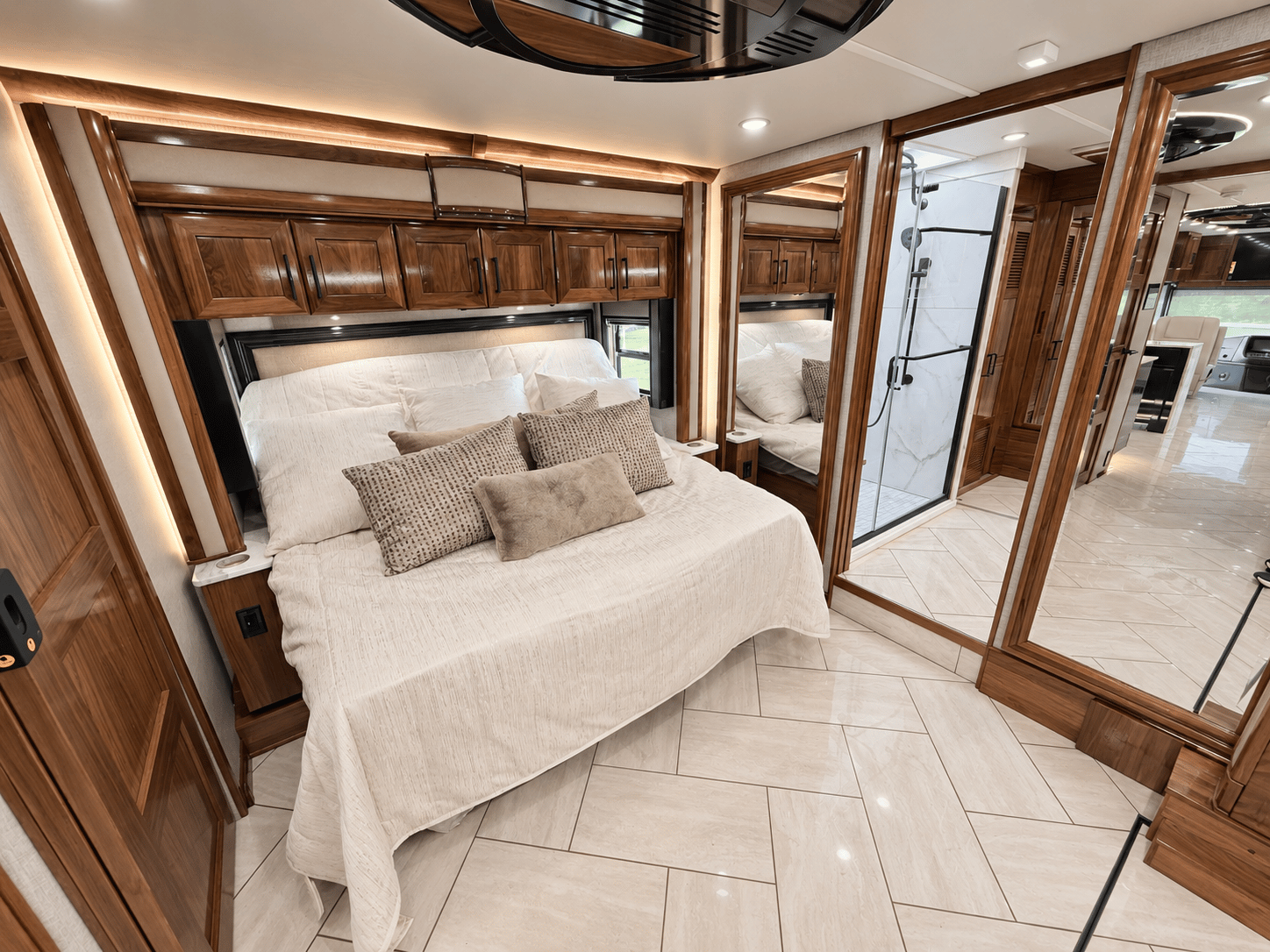 2027 American Coach 2027 American Coach American Eagle - thumbnail 30