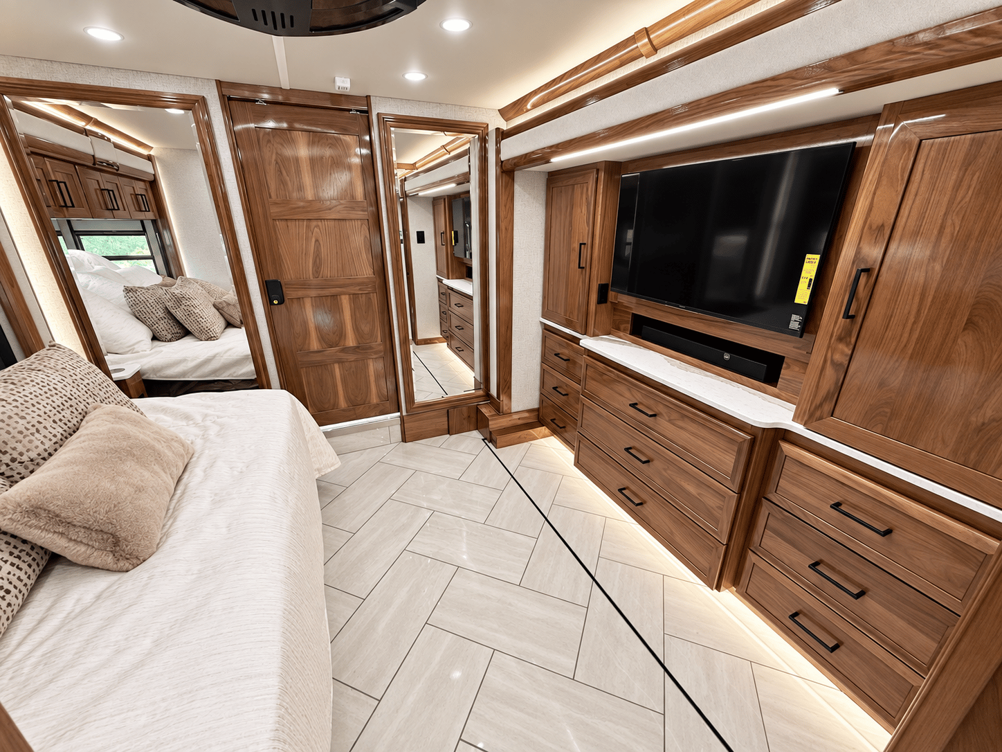 2027 American Coach 2027 American Coach American Eagle - thumbnail 31