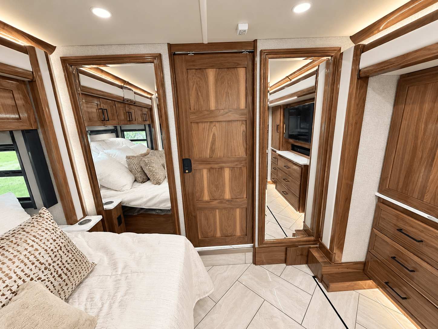 2027 American Coach 2027 American Coach American Eagle - thumbnail 33