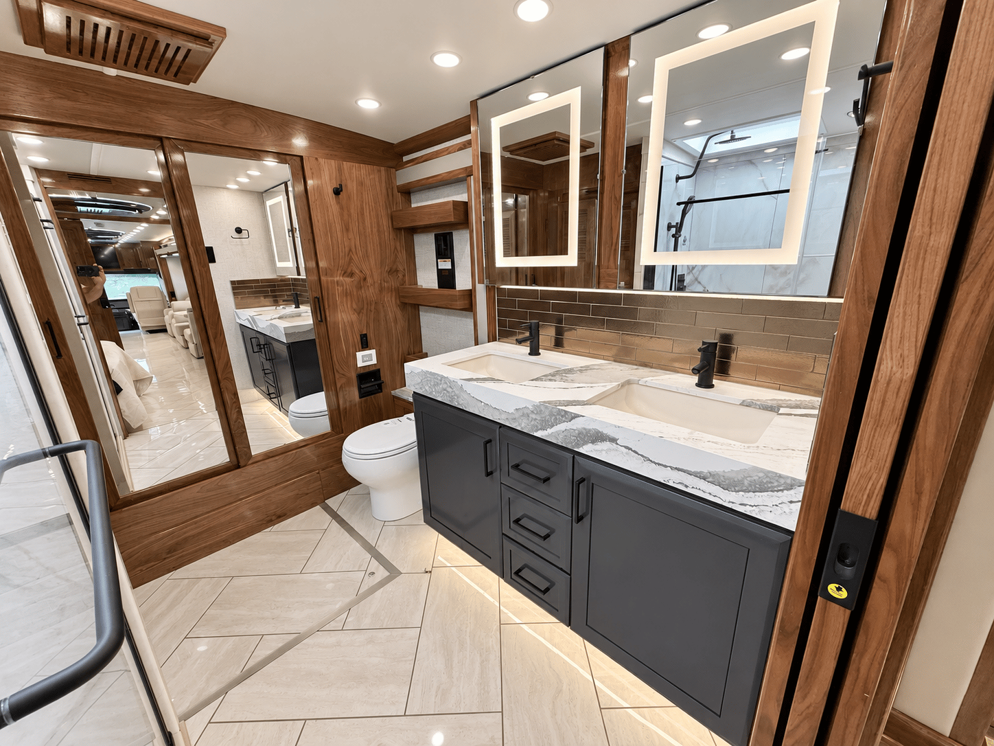 2027 American Coach 2027 American Coach American Eagle - thumbnail 38